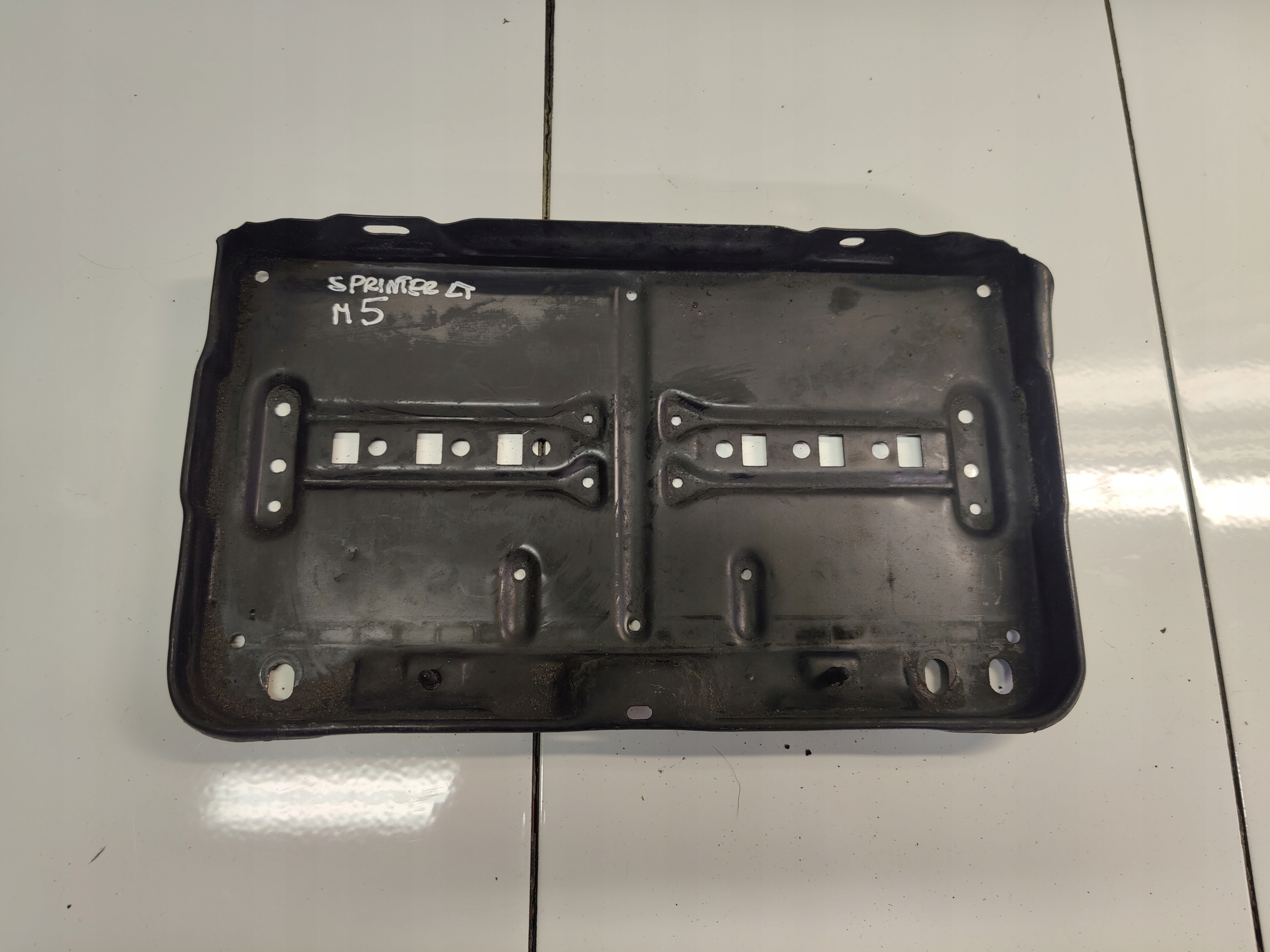 MERCEDES SPRINTER VW LT PODSTAWA AKUMULATORA