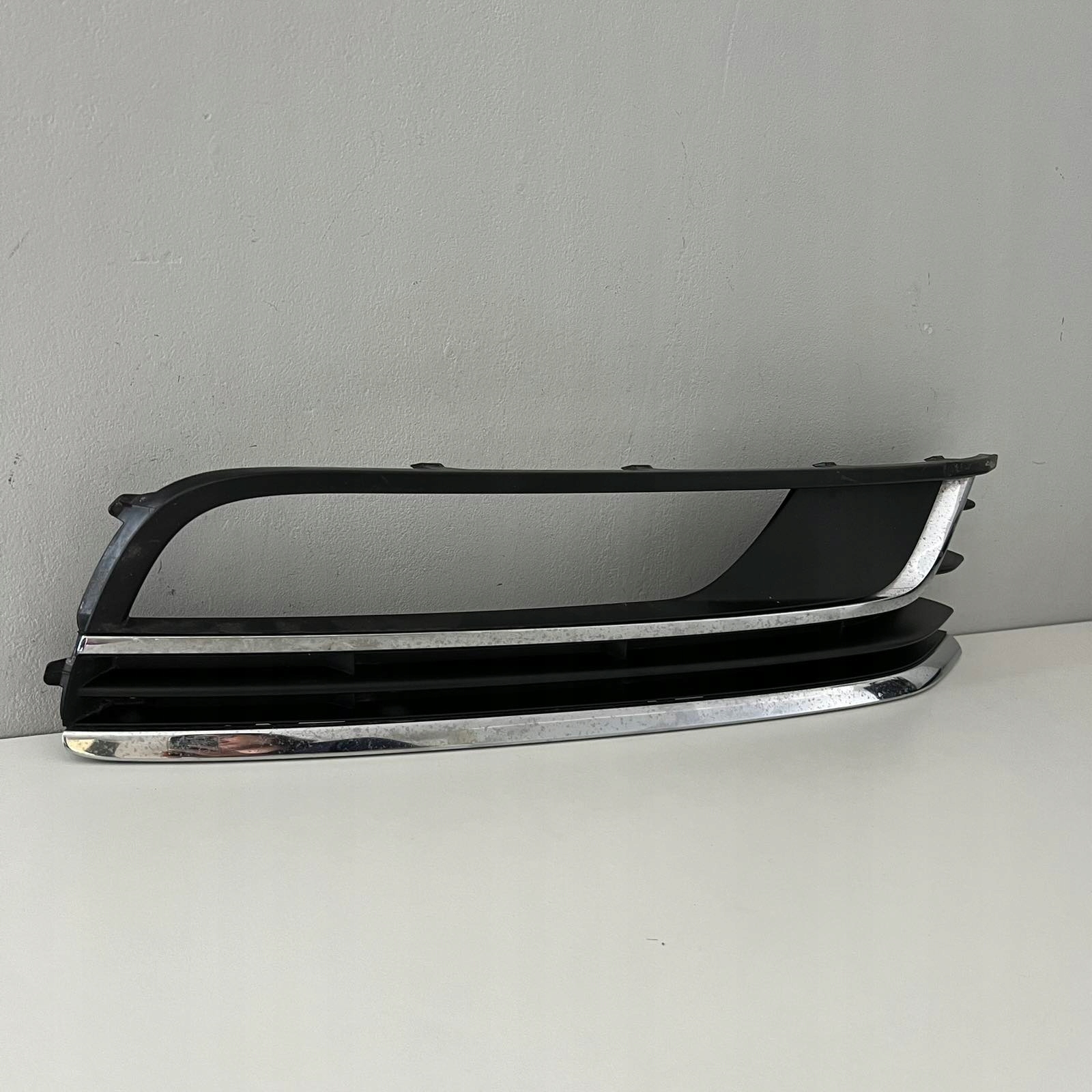VW PASSAT B7 10-14r grid of a bumper right 3AA853666