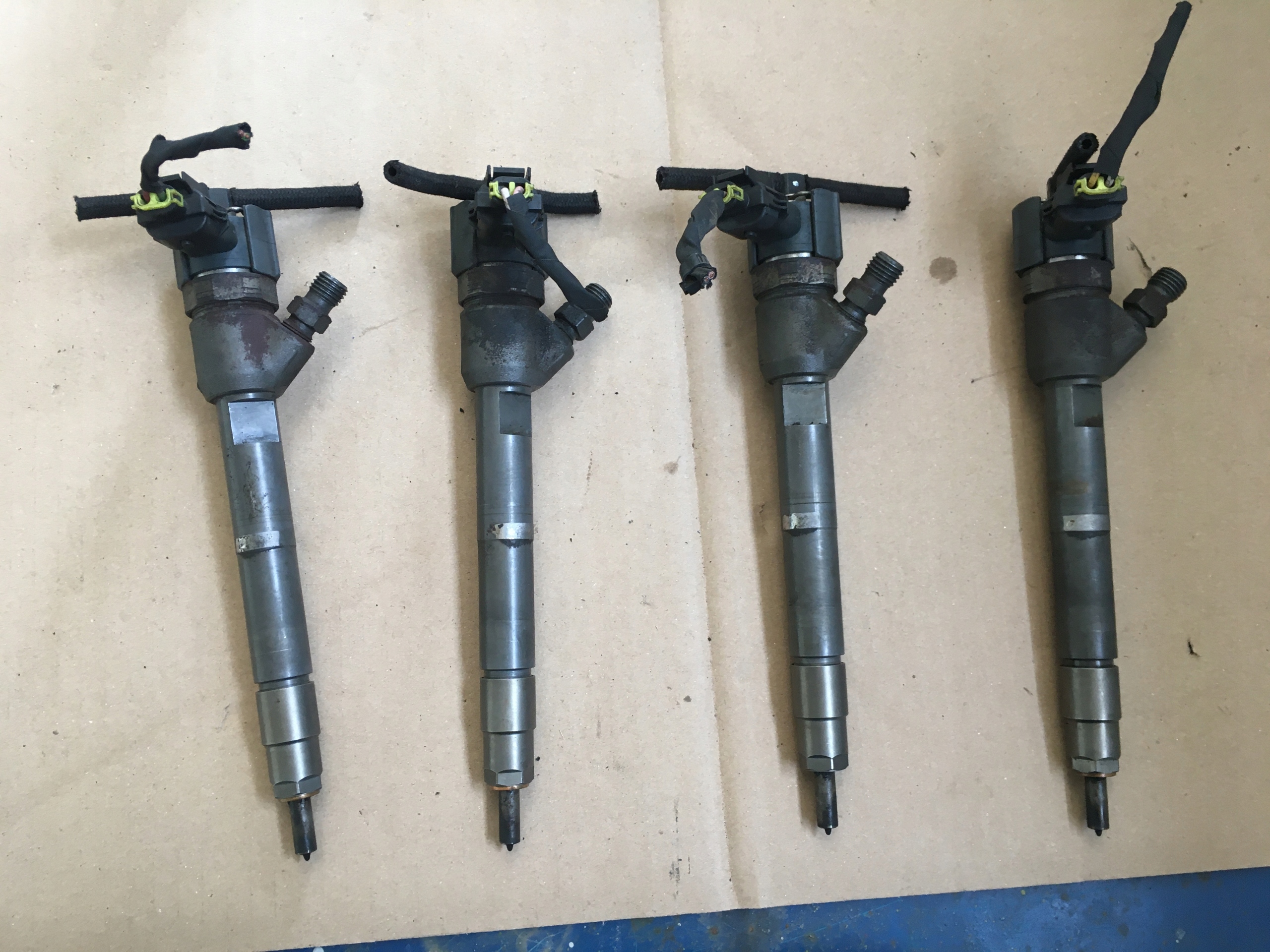 HYUNDAI IX35 KIA SPORTAGE III WTRYSKIWACZ 2.0 CRDI D4HA 0445110374