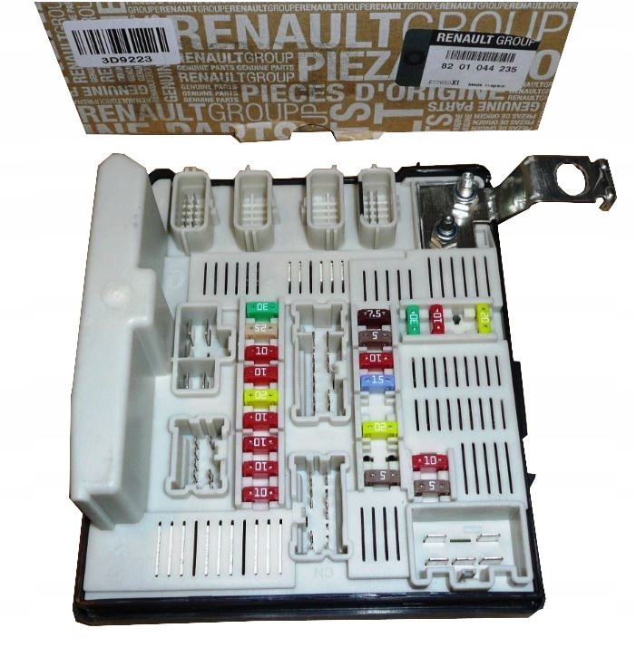 SKRZYNKA BEZPIECZNIKÓW R KANGOO II 8201044235 OE