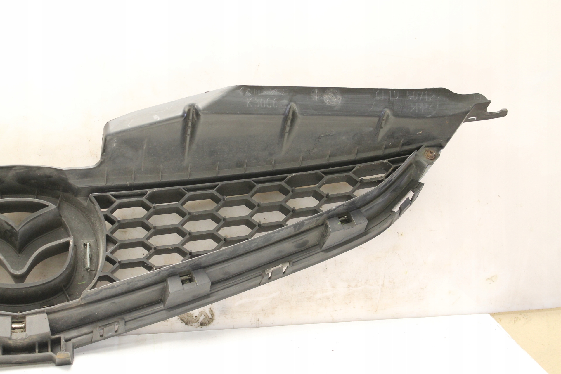 mazda 5 PREMACY 05R- решетка радиатора