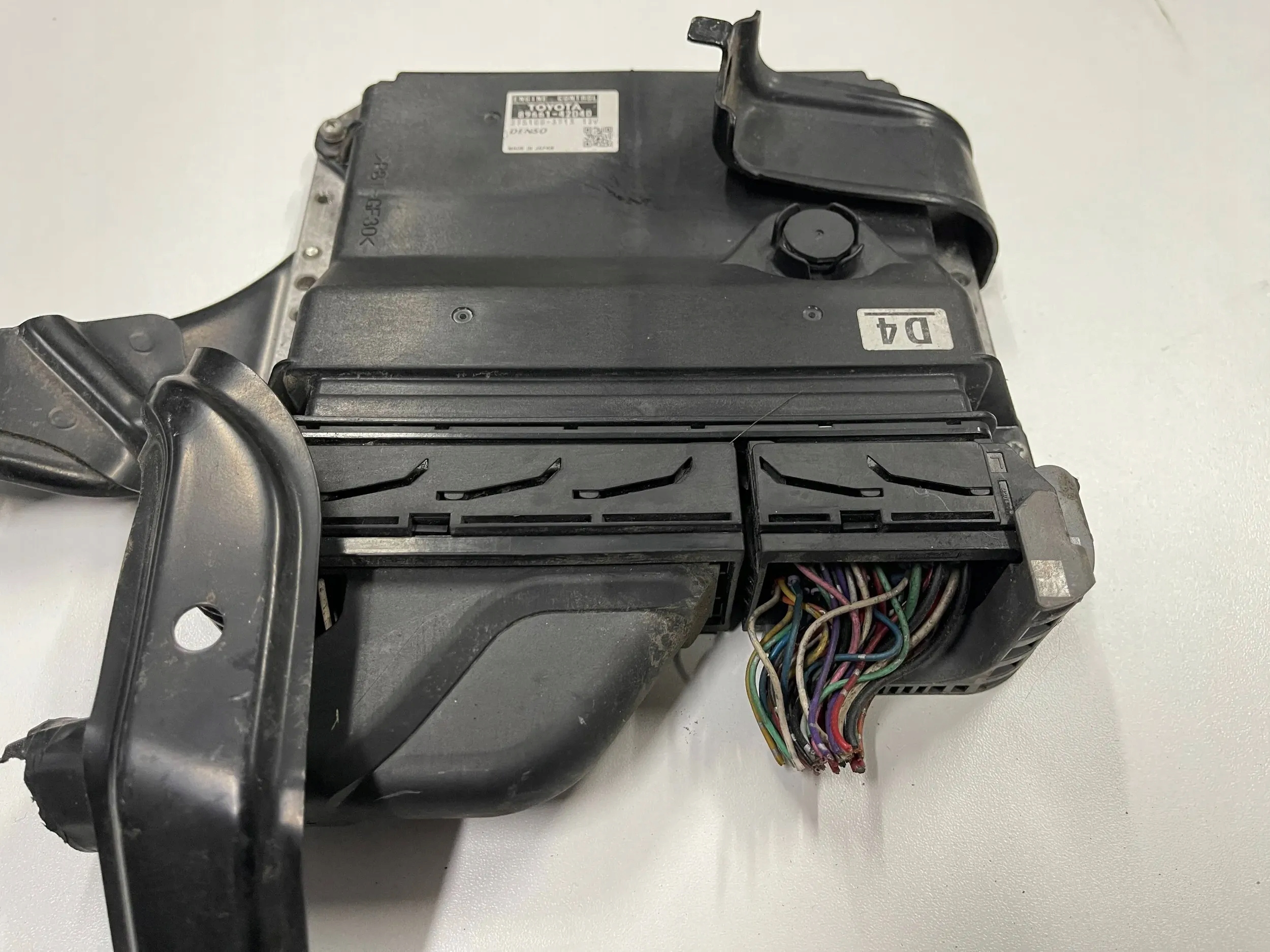 computer control unit of the engine TOYOTA RAV4 3 III 2.0 B. 89661-42D40