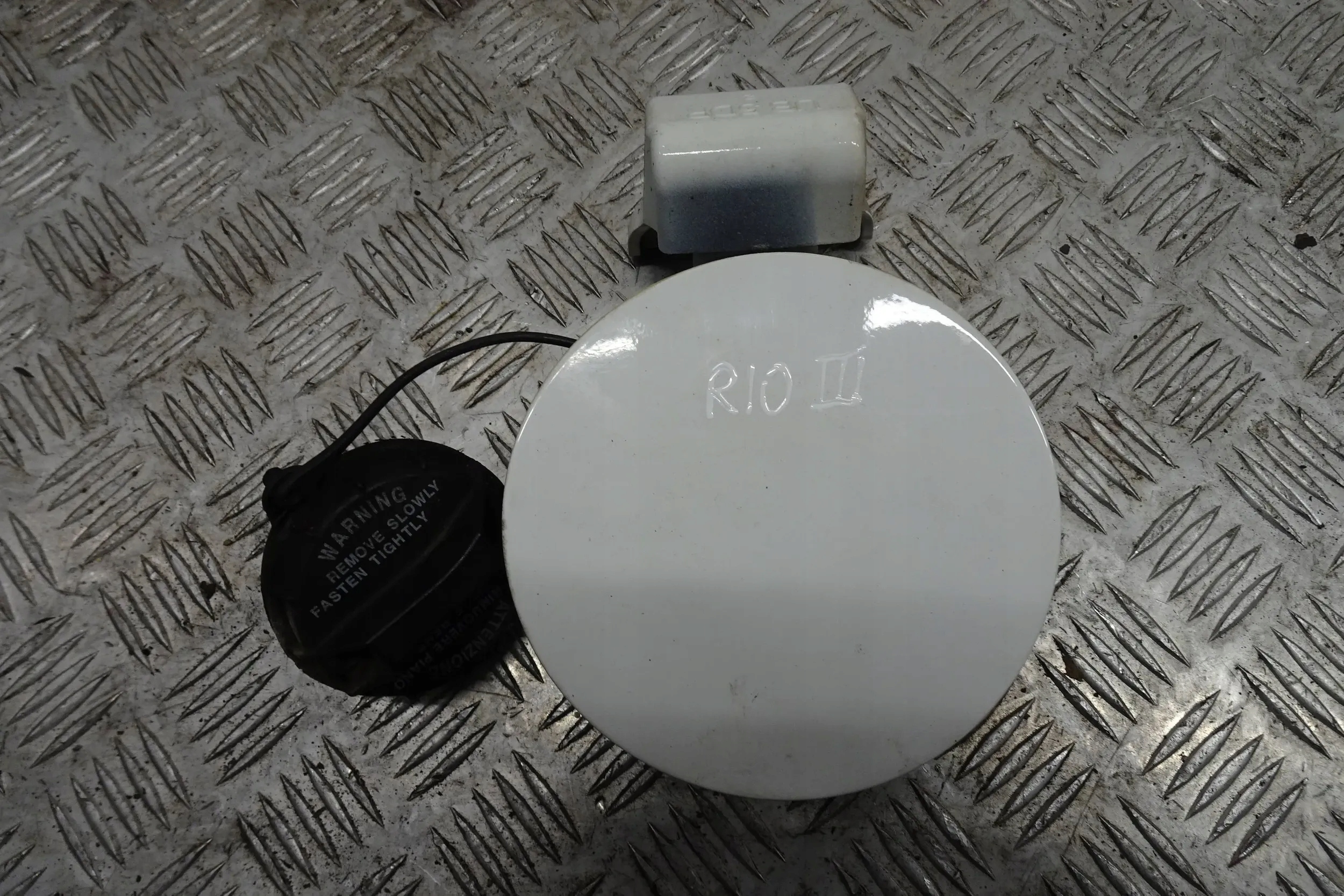 KIA RIO III KLAPKA WLEWU PALIWA