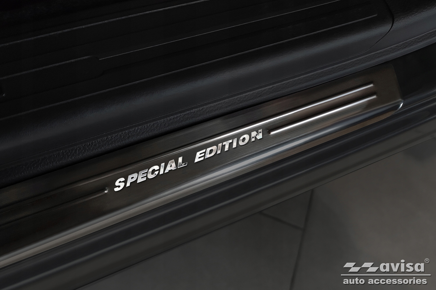 SUBARU FORESTER V suv NAKŁADKI PROGOWE LISTWY NA PROGI STALOWE Producent Avisa