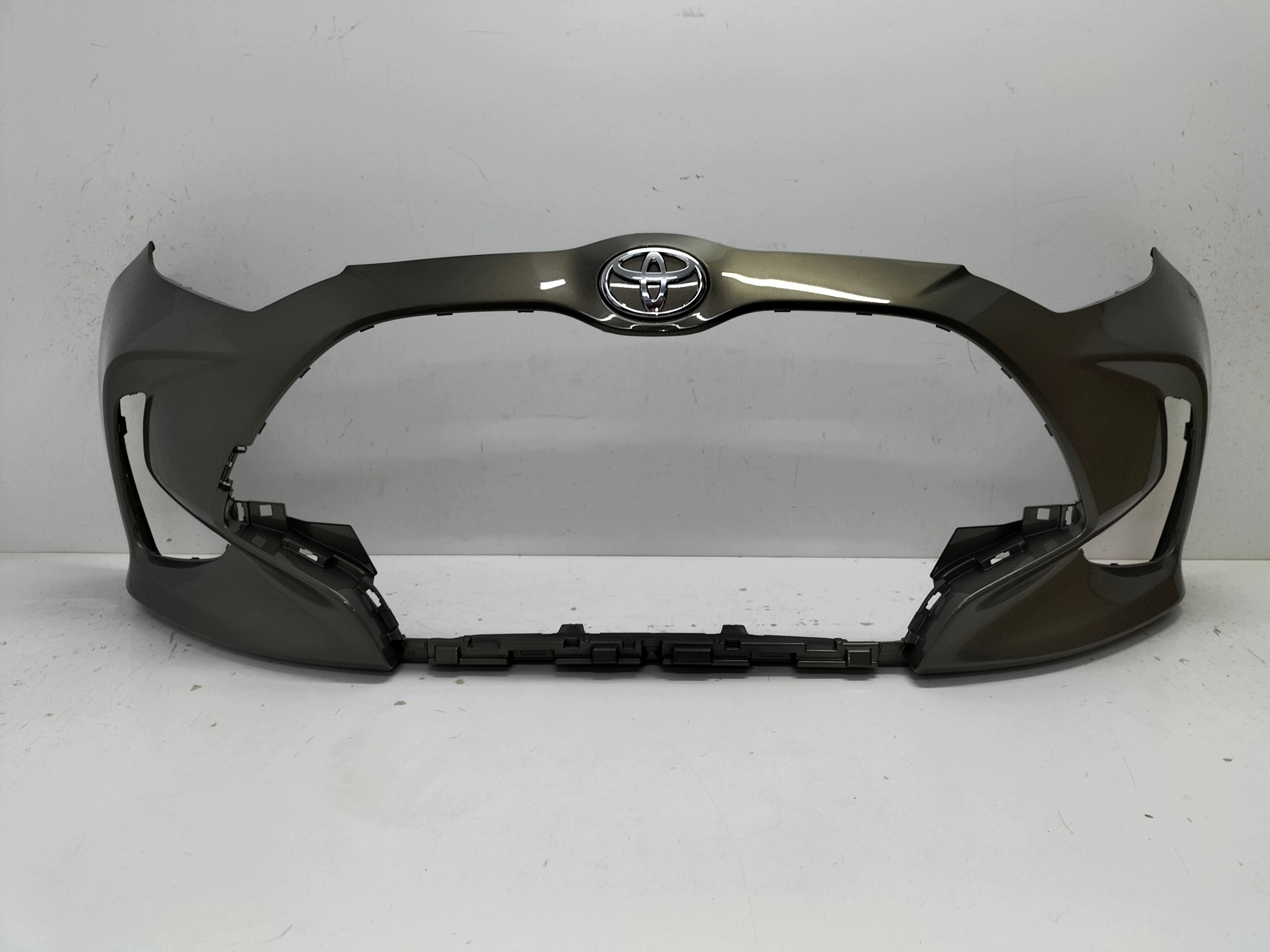 front bumper front TOYOTA YARIS 4 IV 20