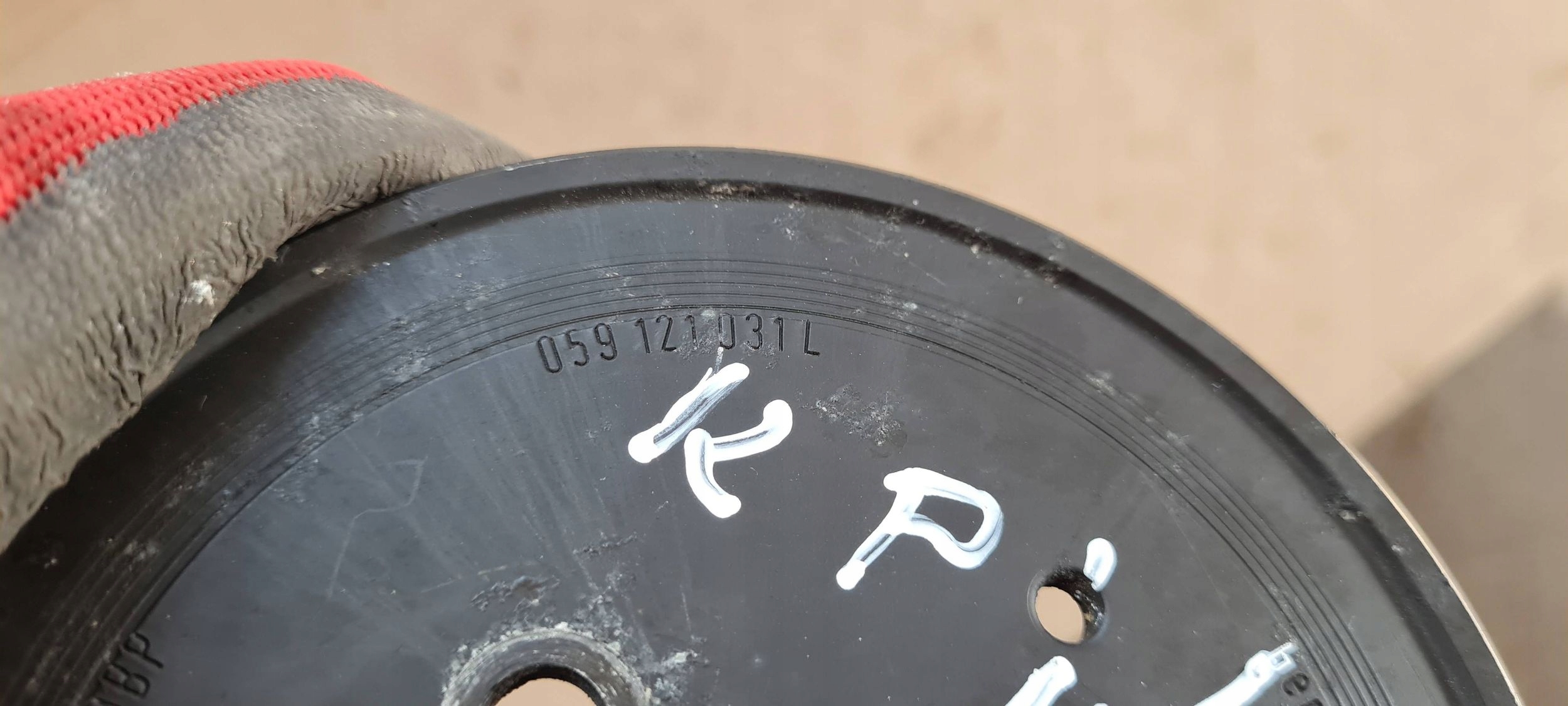 A6 C6 LIFT Puleggia POMPY d’acqua 3.0 TDI 059121031L A4 B8 A5
