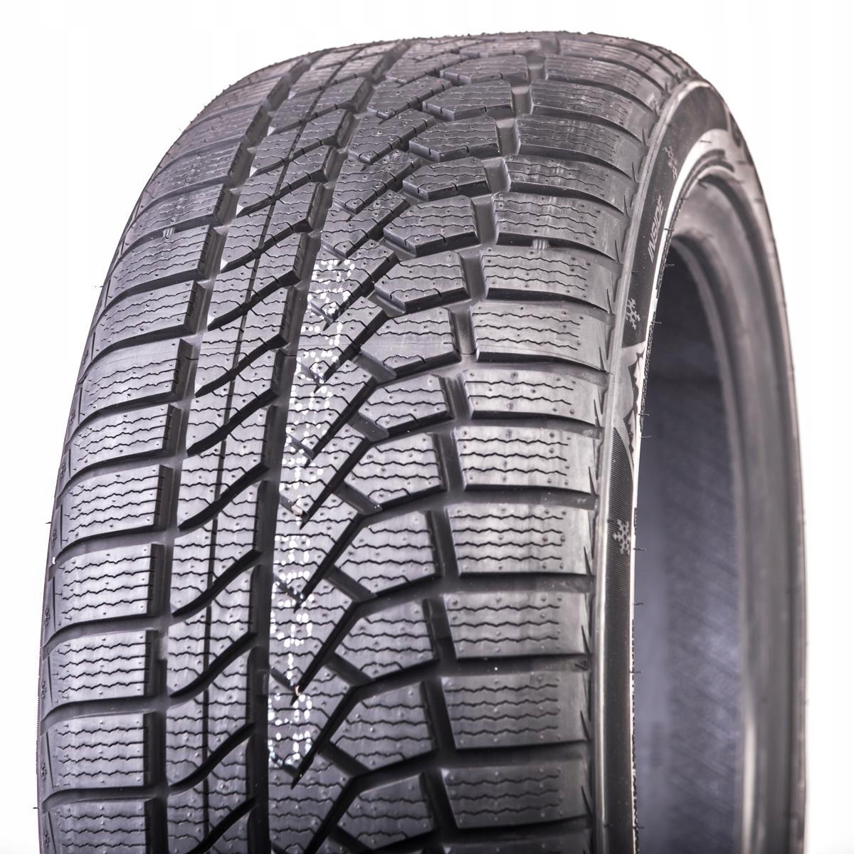 

4x Opony Zimowe 235/55R17 Goodride Z507 103V XL
