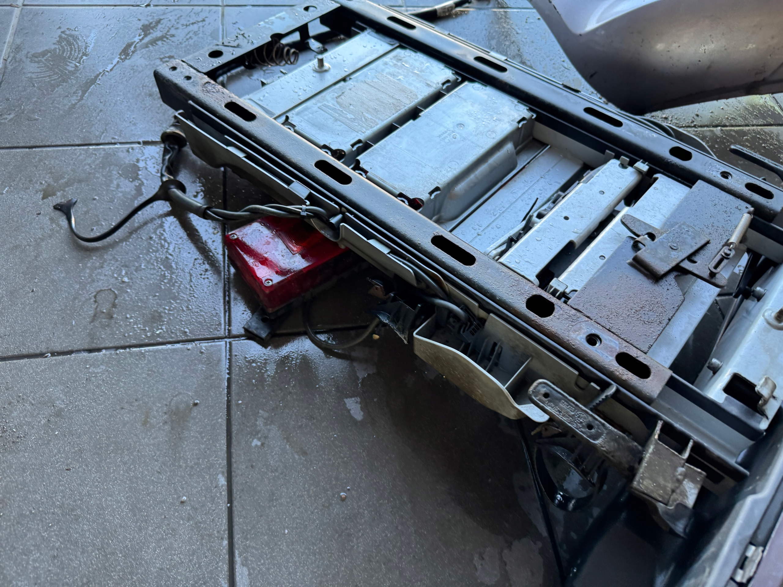 OPEL CORSA D - boot for ROWERY sider bumper rear part KOMPLET ! Demontaz !