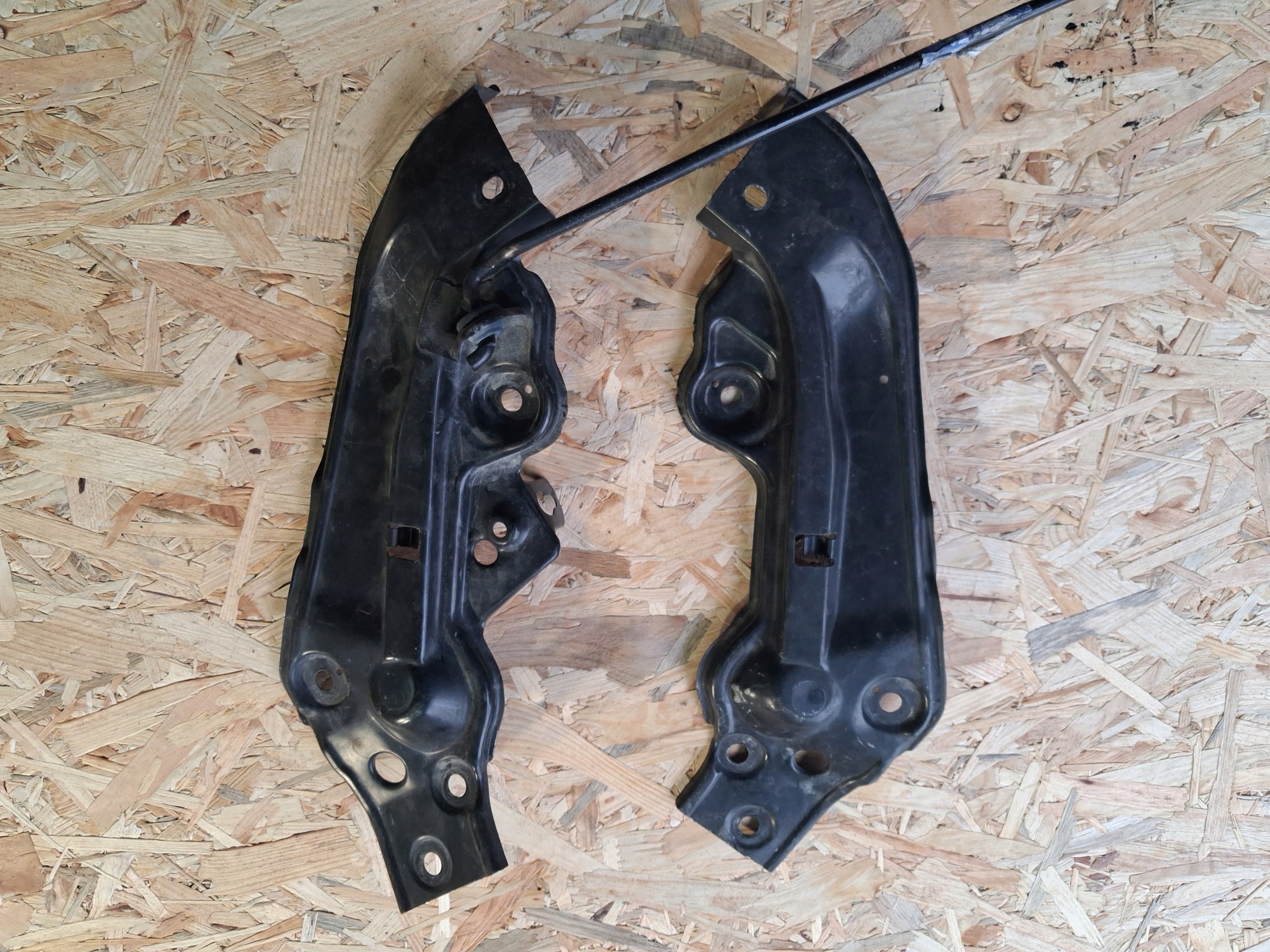 holder support lights right left KOMPLET VW POLO 260805932B 2G0805931C