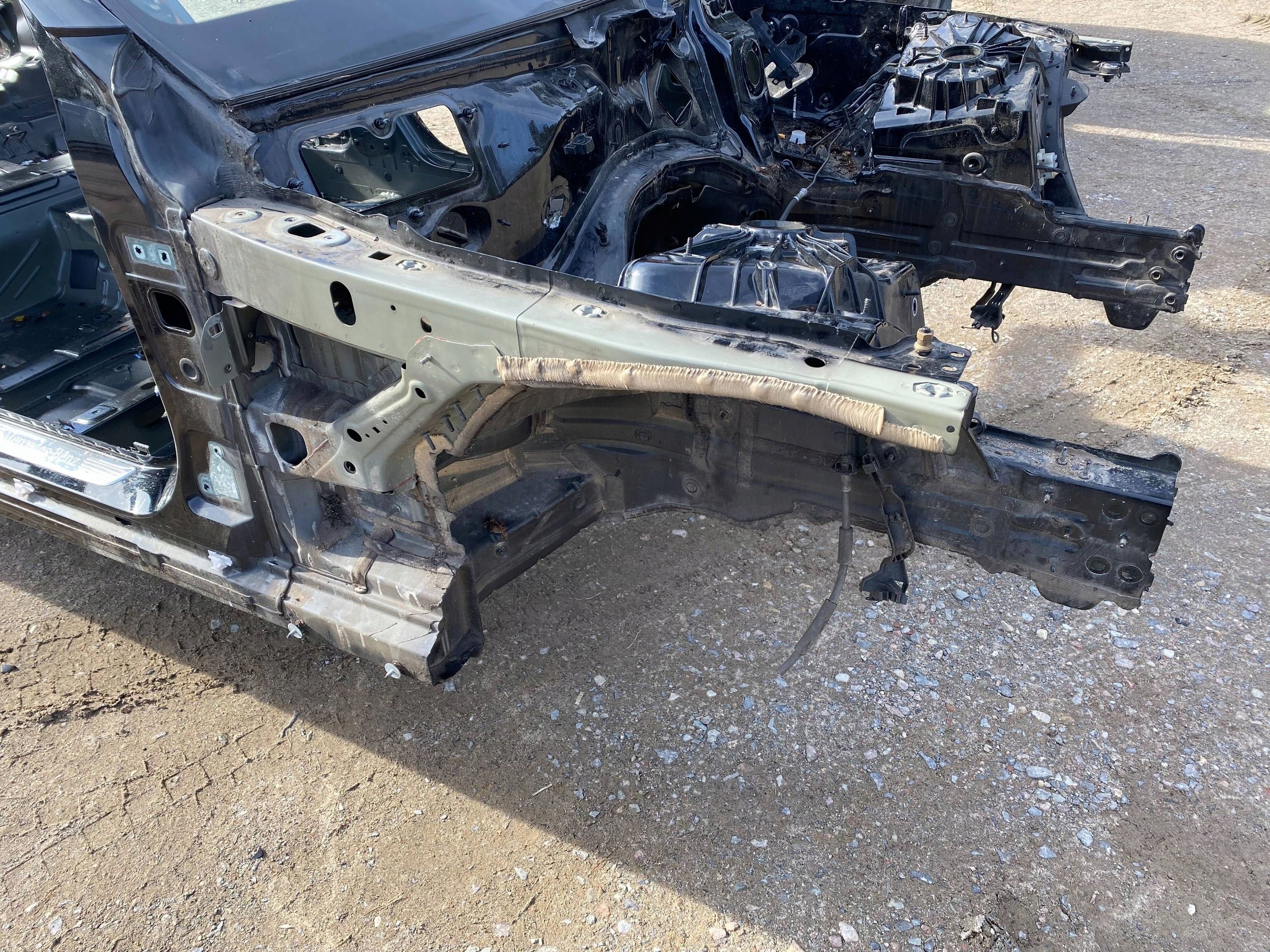 MERCEDES C W205 quarter placement pillar quarter right front 040