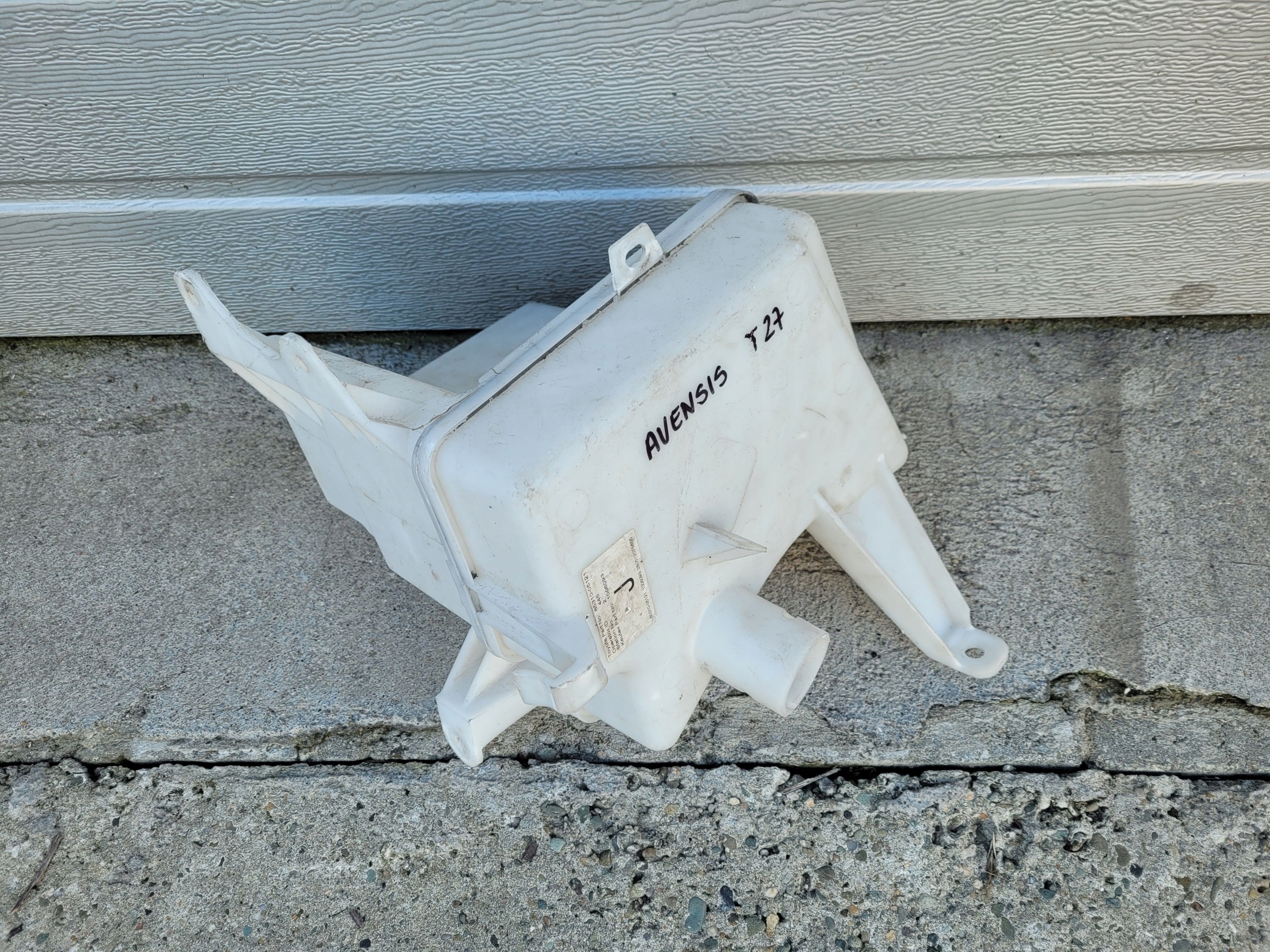 85310-05121 - Avensis T27-бачок омивача