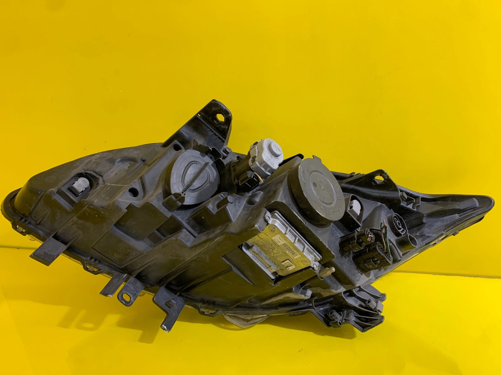 light right Renault Laguna III 07-15 89901837 Xenon