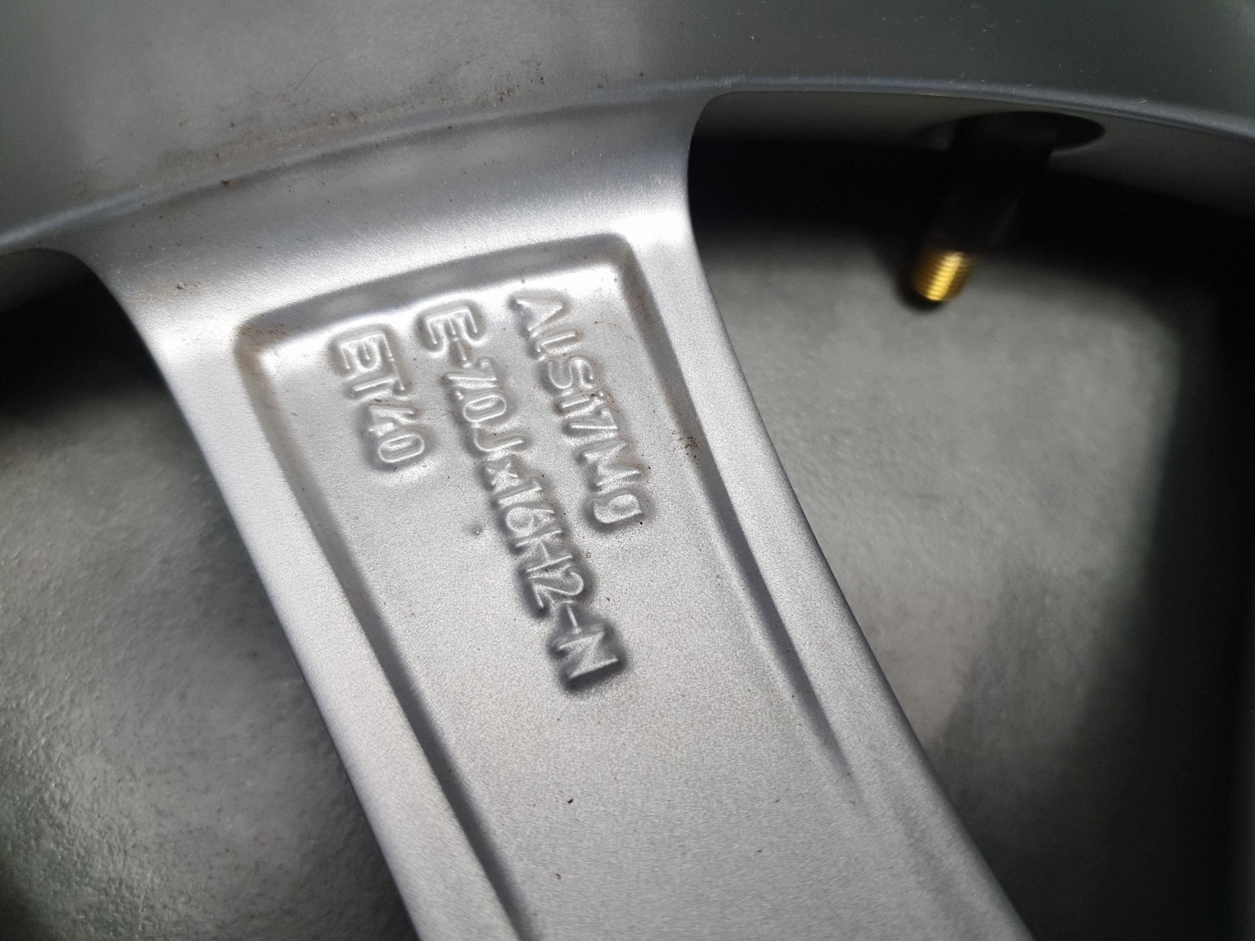 Audi A3 8Y disk disk hliníkový 16 et 40 7.0j 8Y0601025