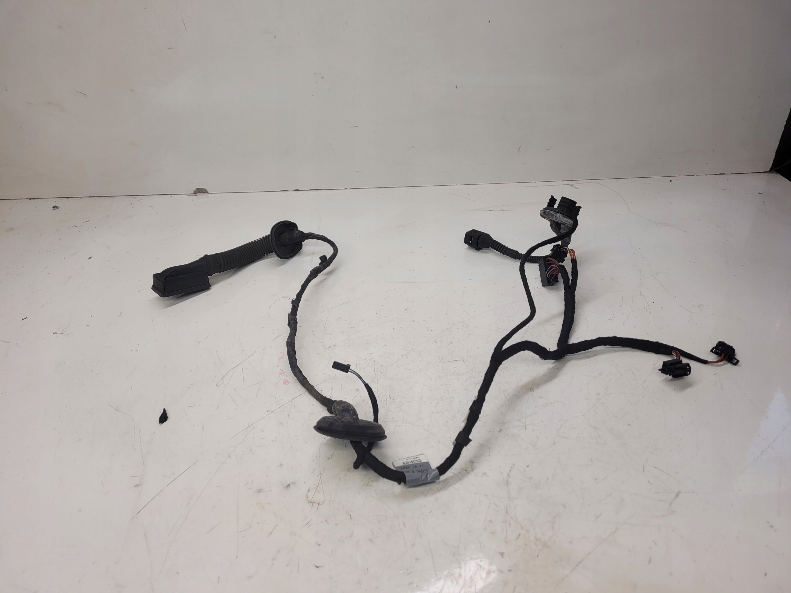 bundle door right rear part AUDI A5 8T SPORTBACK 8T8971687B