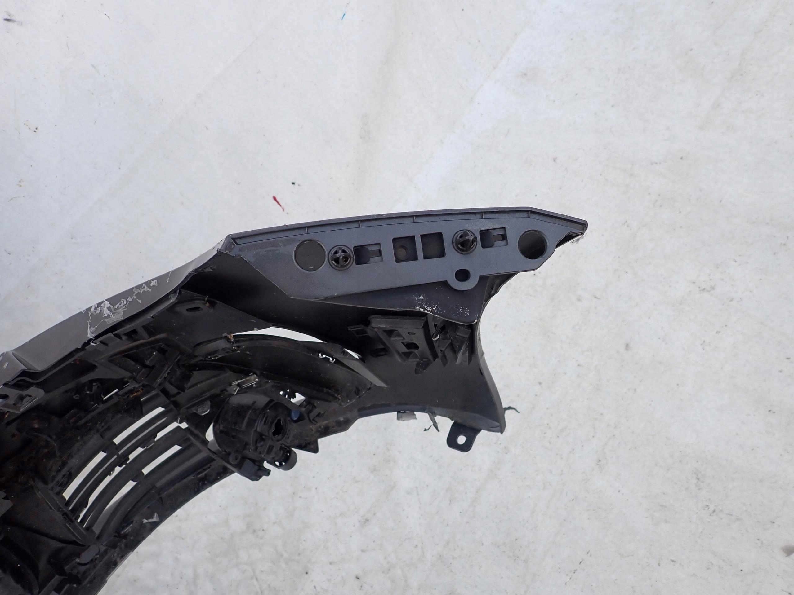 PEUGEOT 308 II LIFT 17- bumper front front 4PDC