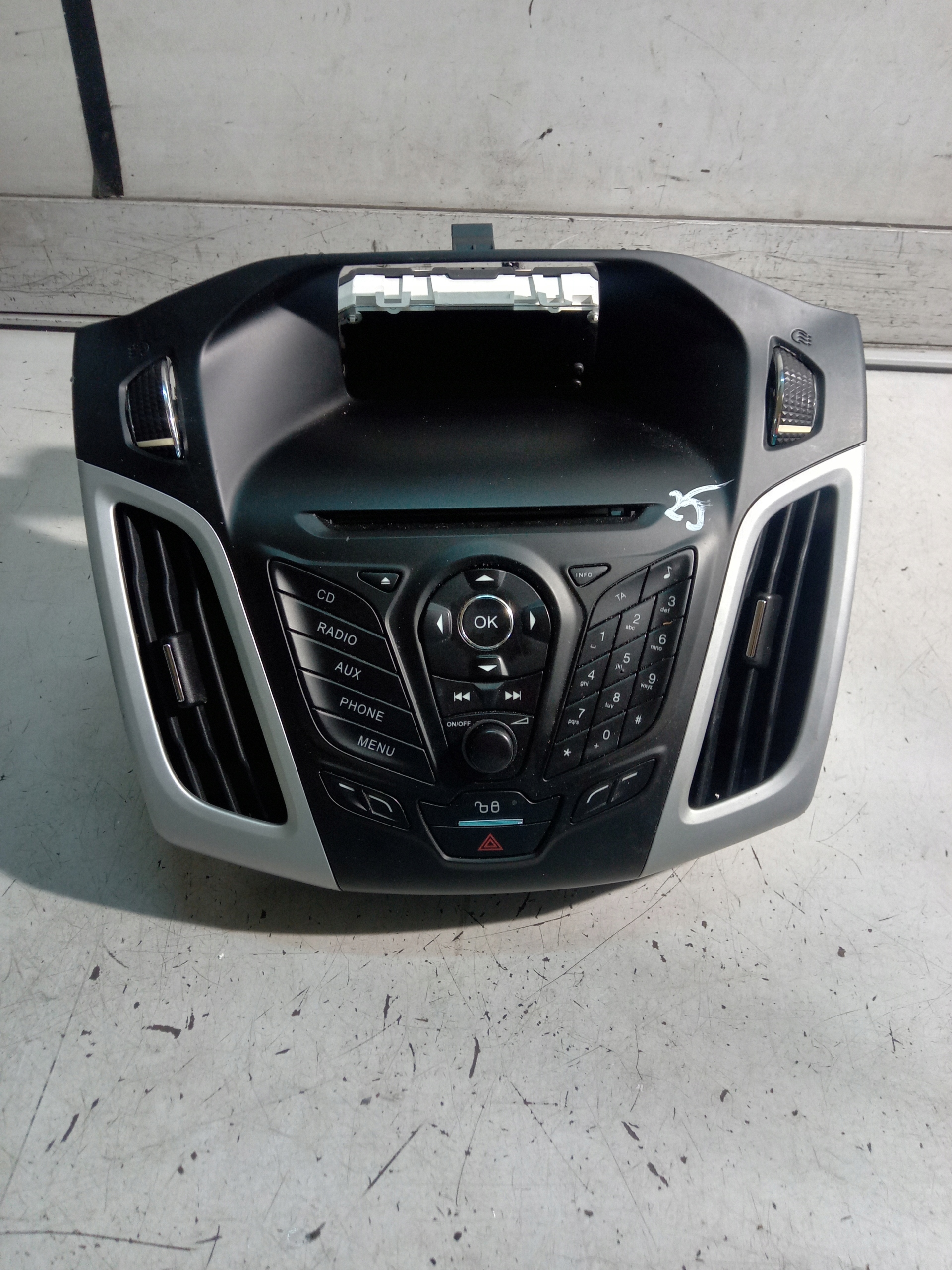 CM5T-18C815-HJ - FORD FOCUS MK3 РАДИО ПАНЕЛЬ ДИСПЛЕЙ