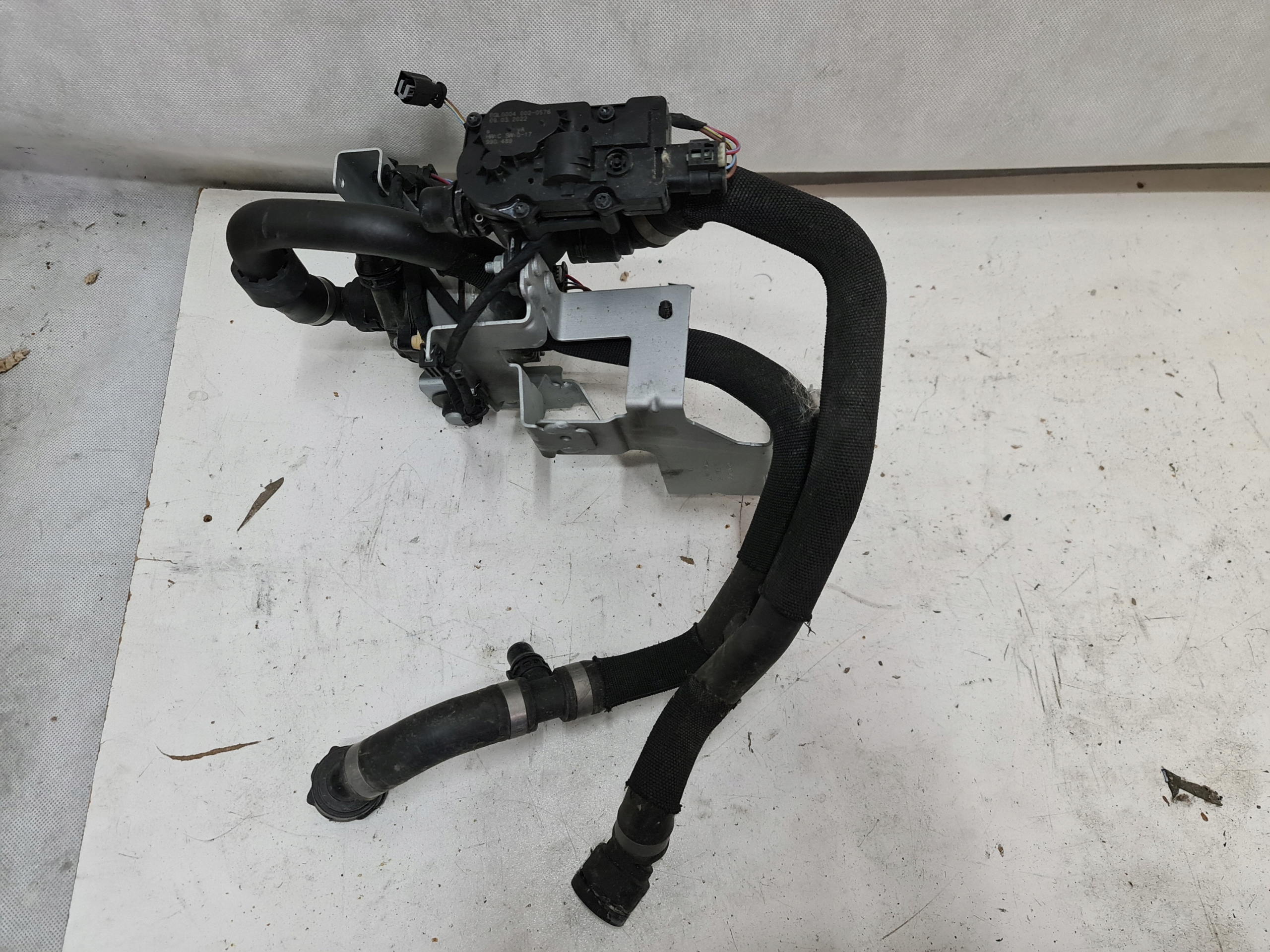 POMPKI TERMOSTAT MERCEDEA A45 A1775009100 AMG