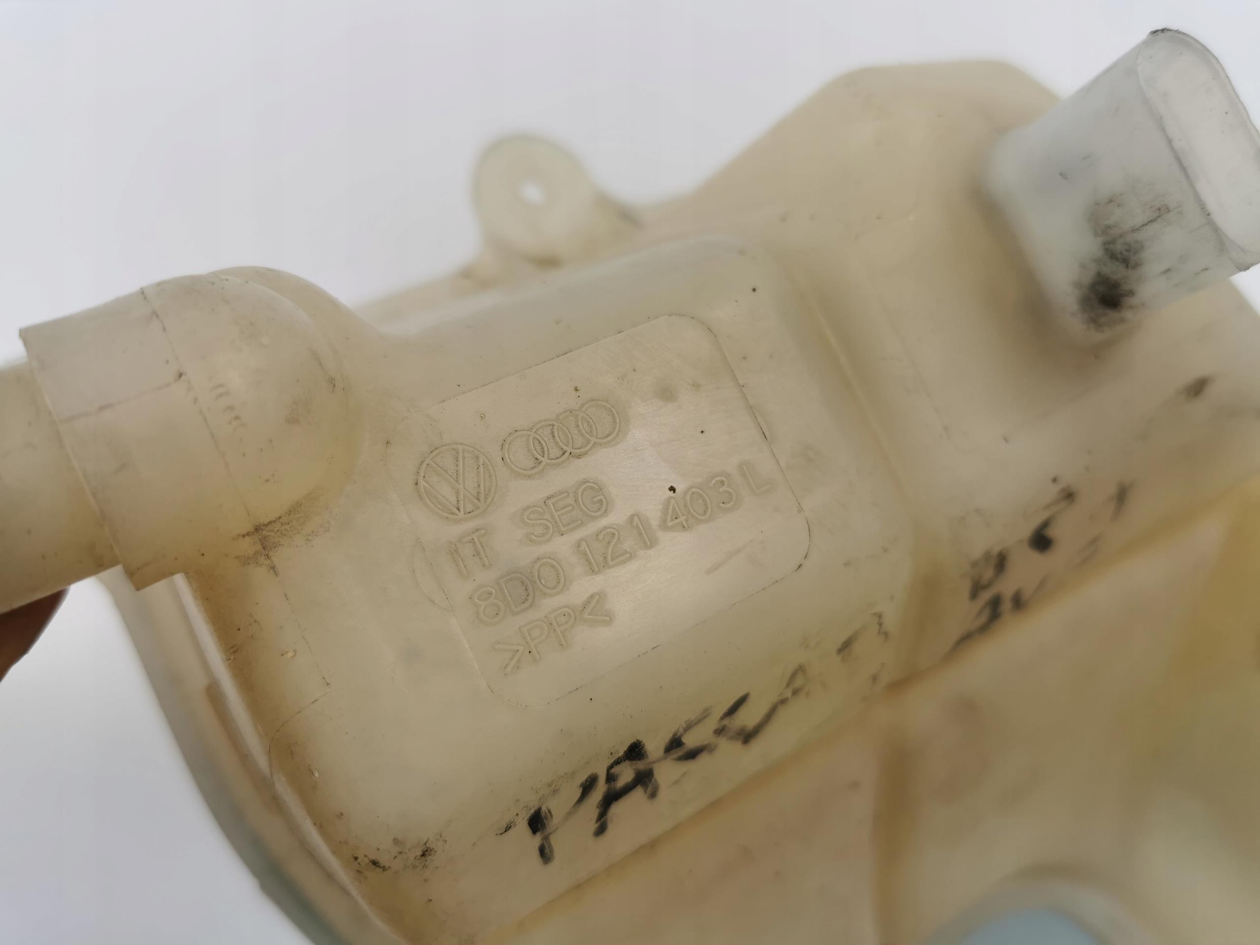 Réservoir eau VW PASSAT B5 3D0121403L