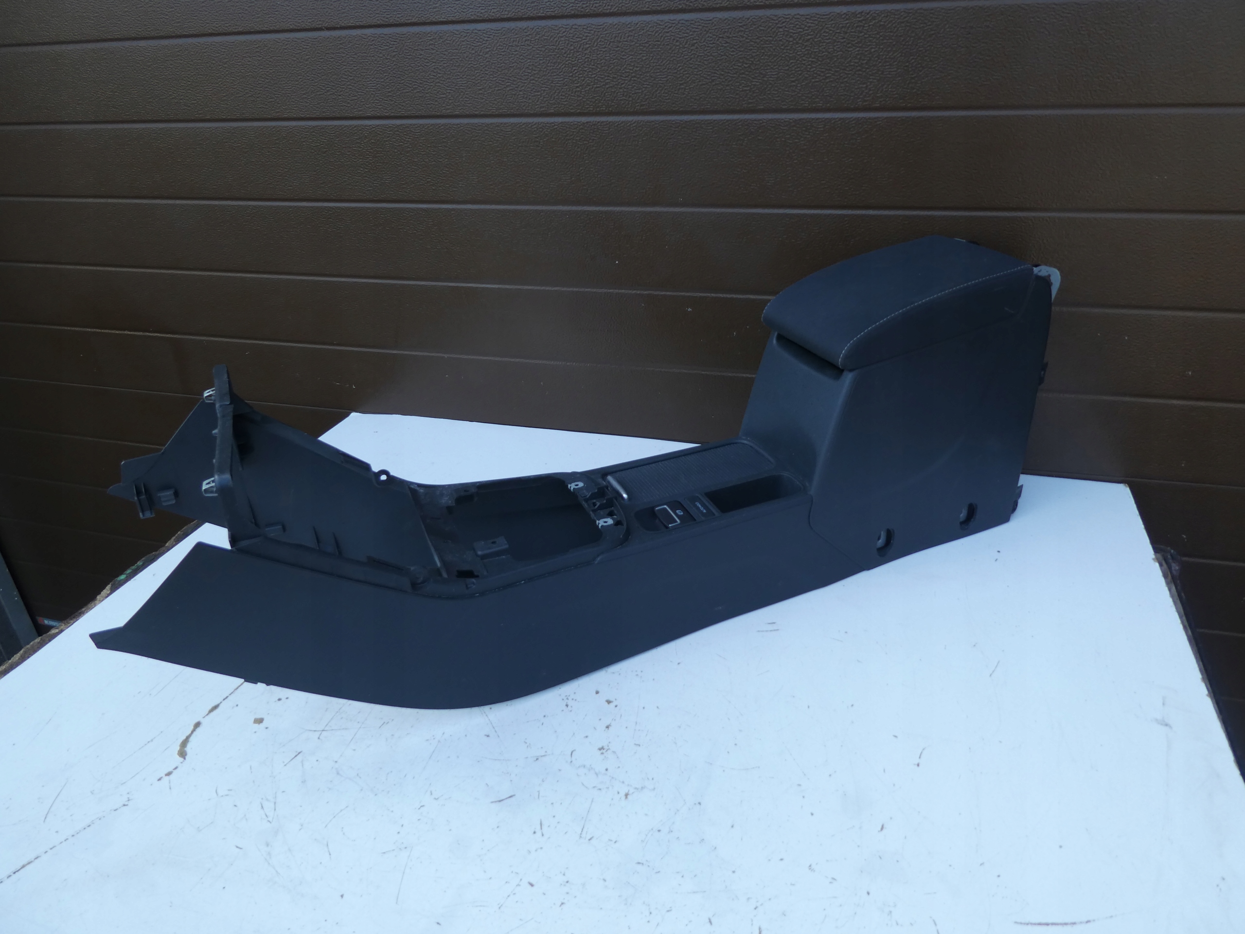 TUNEL armrest VW TIGUAN plus 5M0864207F