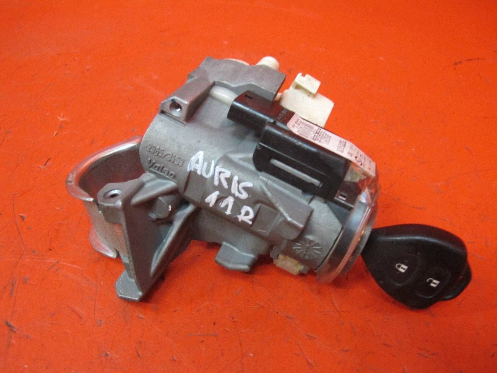 TOYOTA AURIS and 1 E15 LIFT ignition key PILOT 89783-0F010