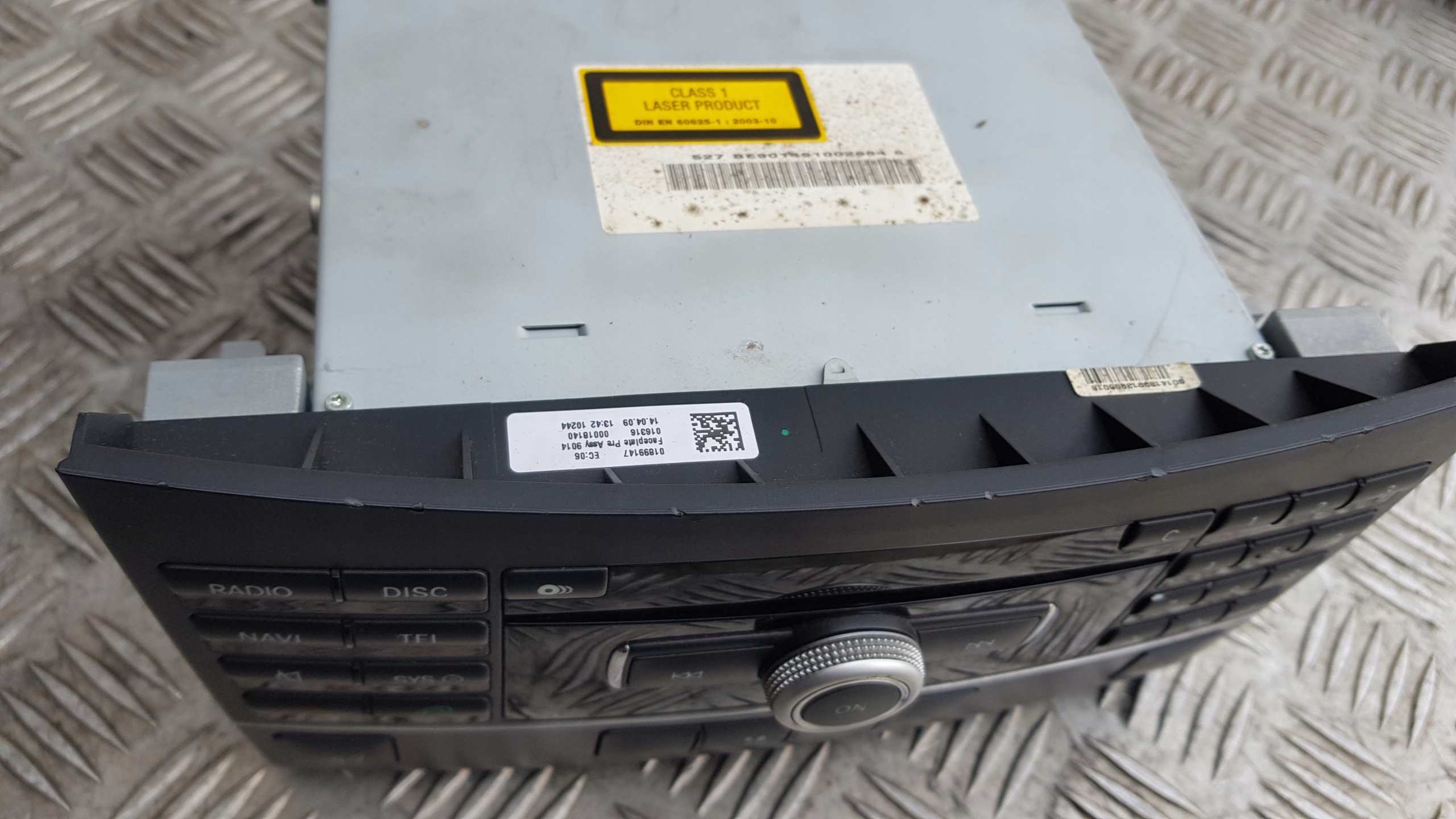 MERCEDES W212 RADIO navigation HARMAN A2129065600
