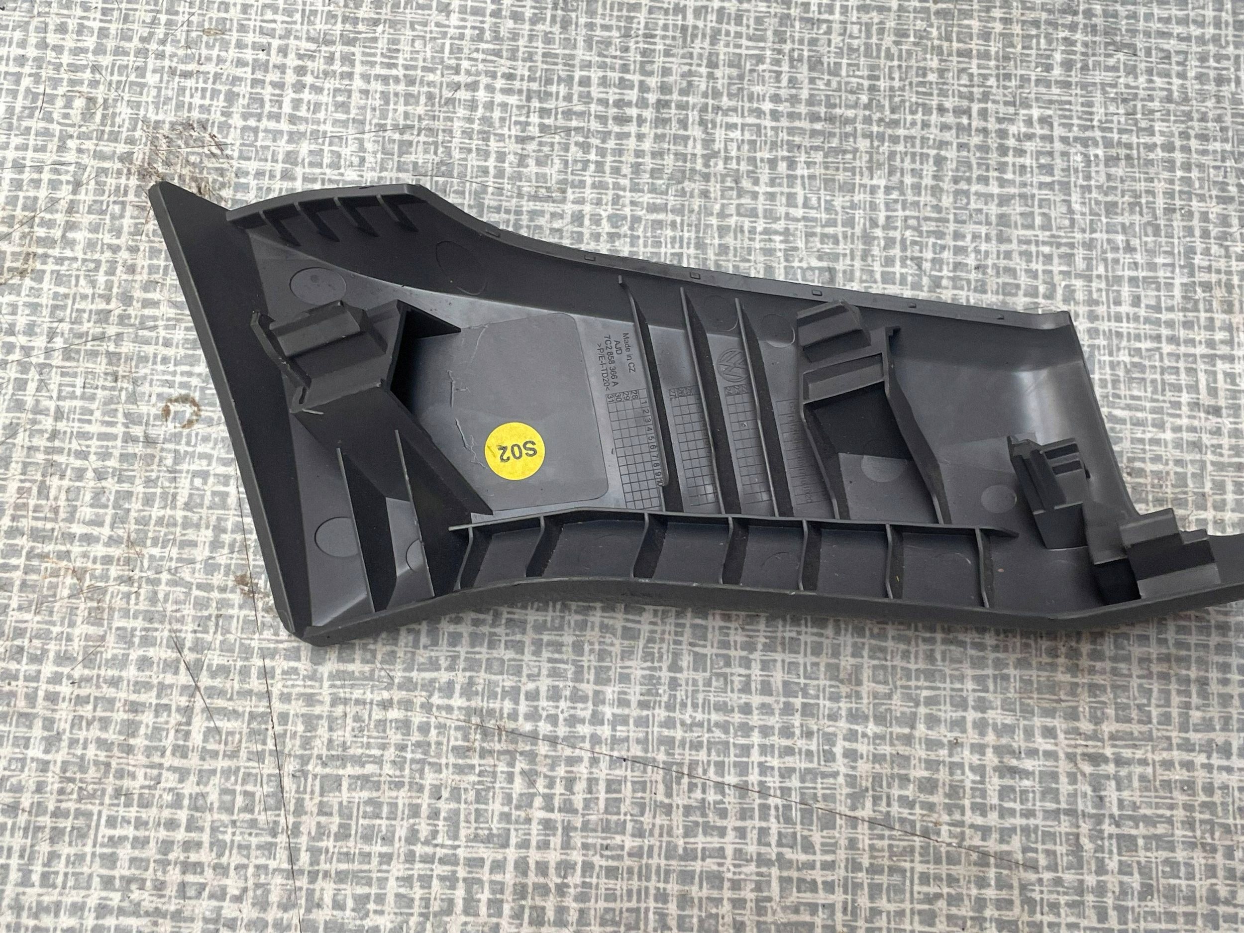 decorative trim of the dashboard VOLKSWAGEN CRAFTER 7C2858366A @M