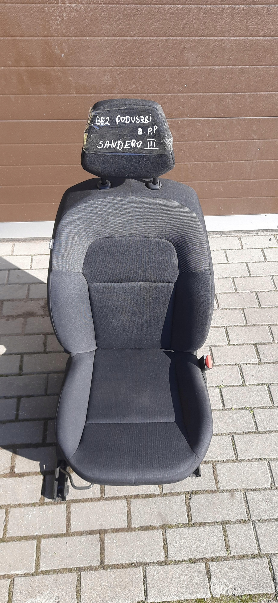 кресло пассажира правый передний Dacia SANDERO III