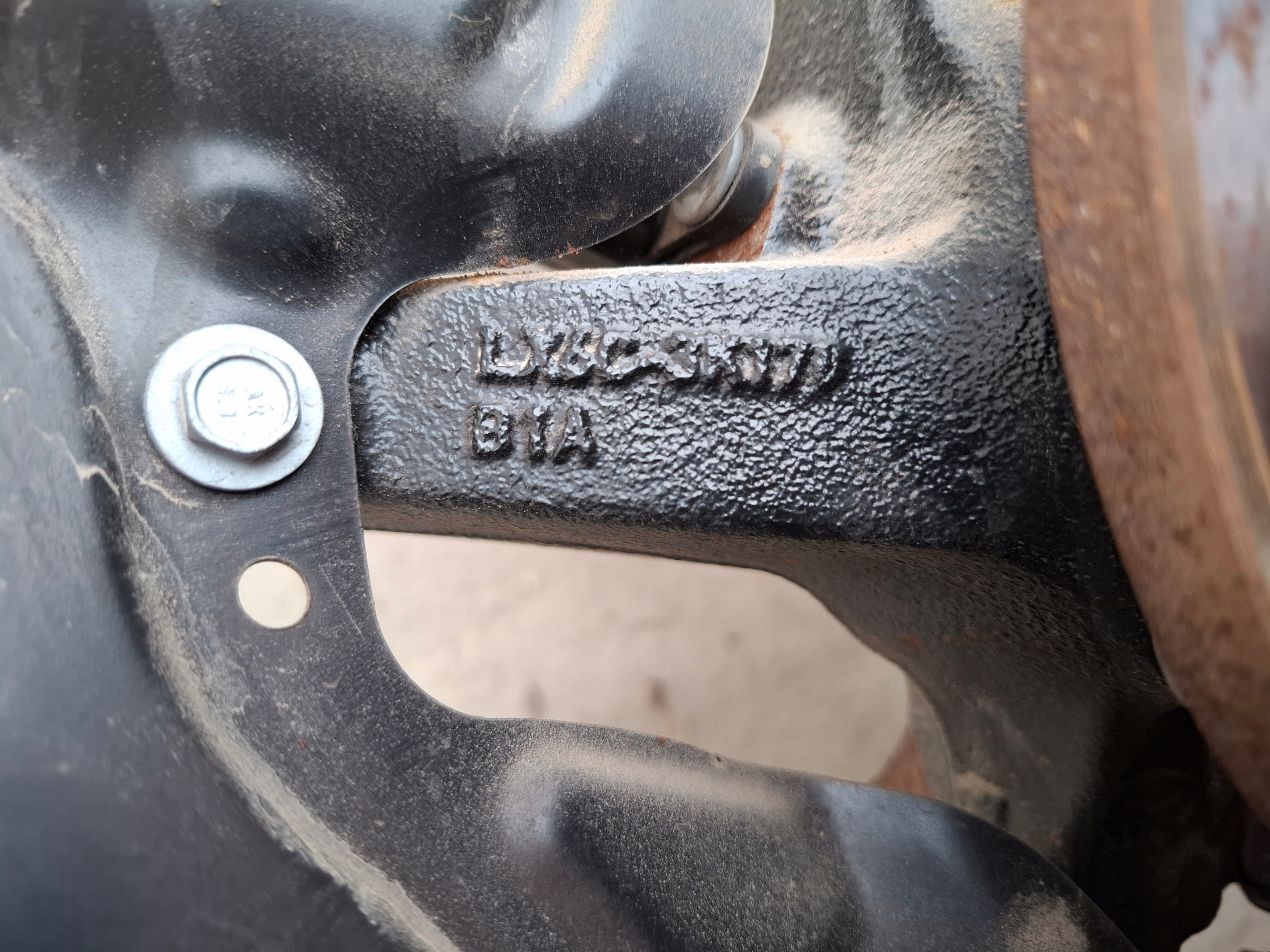 FORD KUGA MK3 LIFT 24r 2.5 HYBRYDA swing McPherson right front