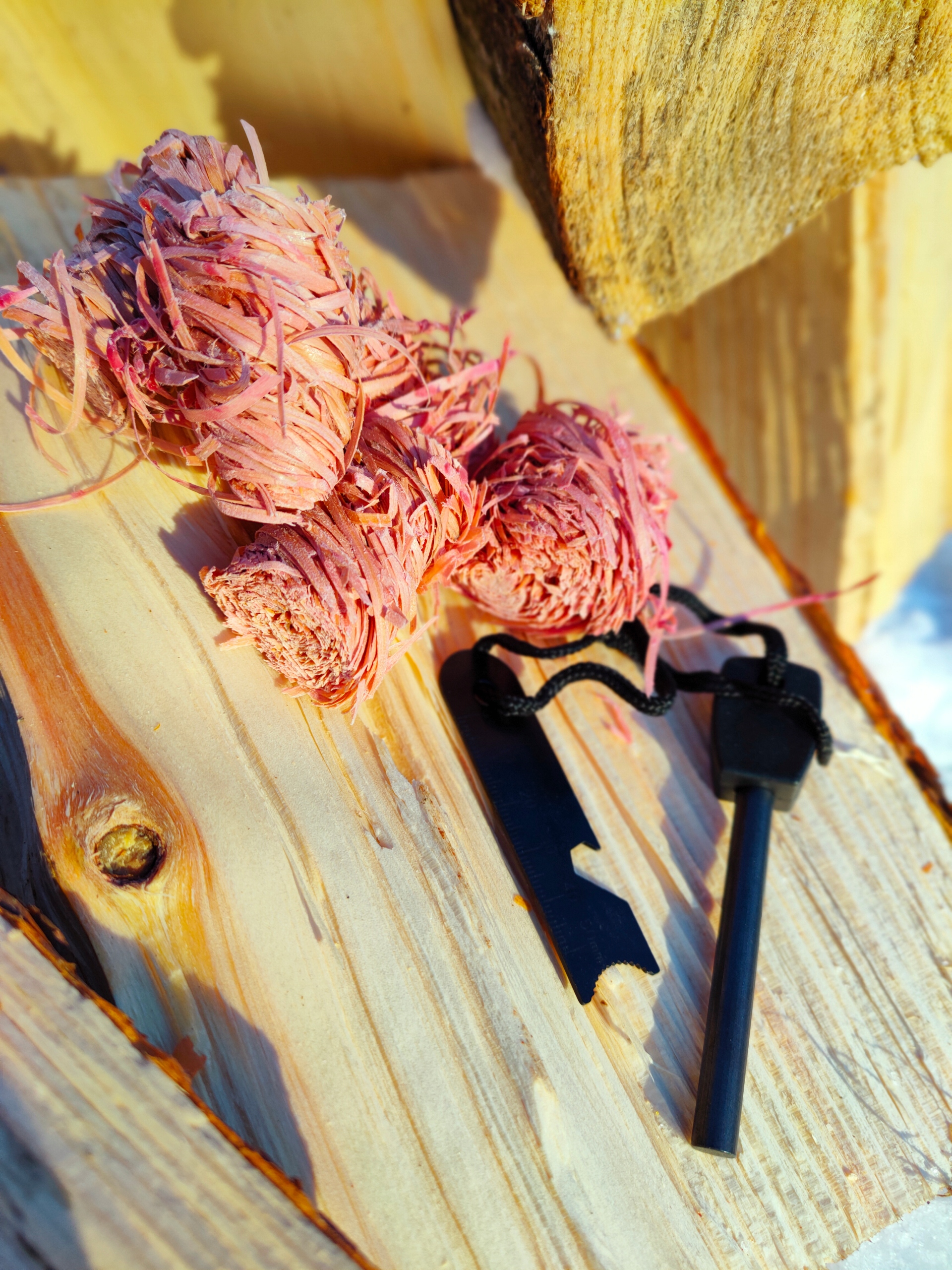 KRZESIWO Z ROZPAŁKĄ ZESTAW DO ROZPALANIA SURVIVAL BUSHCRAFT ZAPALNICZKA EAN (GTIN) 5905090872375