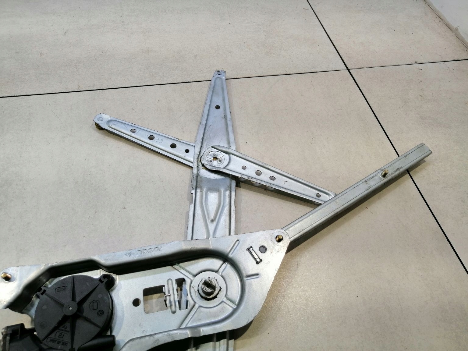 window regulator right front KANGOO and LIFT 400664