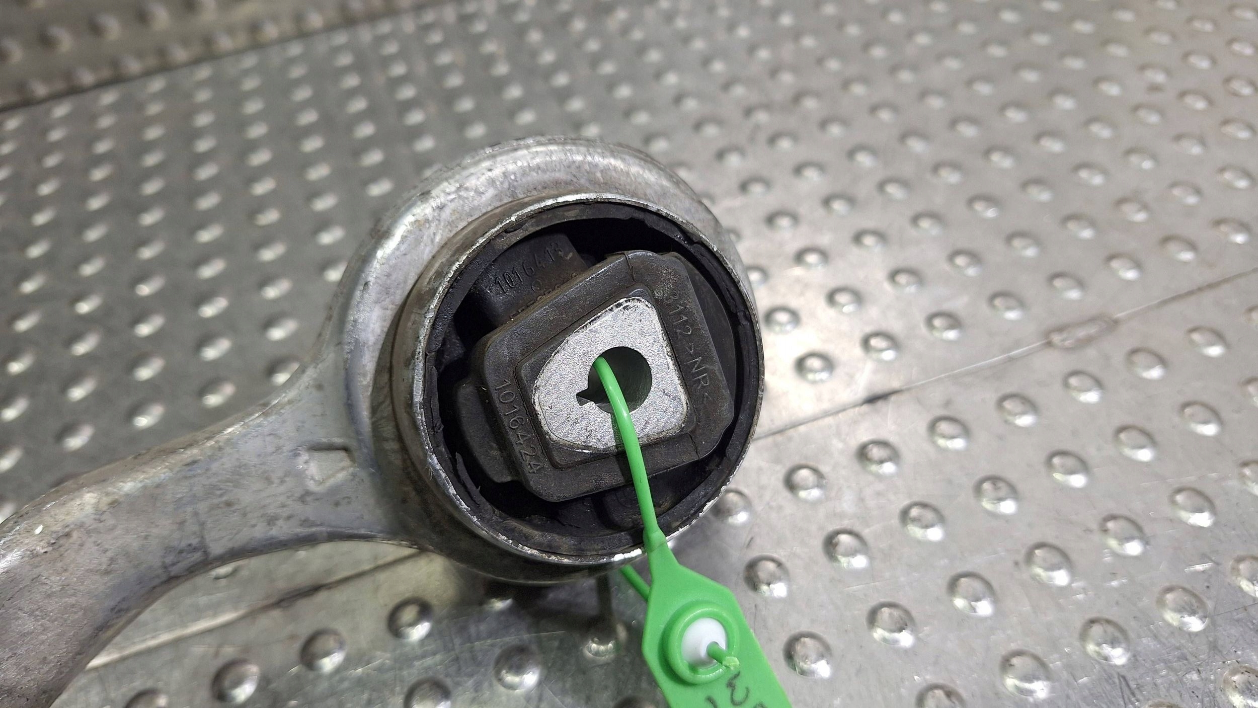 Querlenker links vorne 6763707 BMW E81 E82 E87 E88 E89 E90 E91 E92 E93 X1 E84