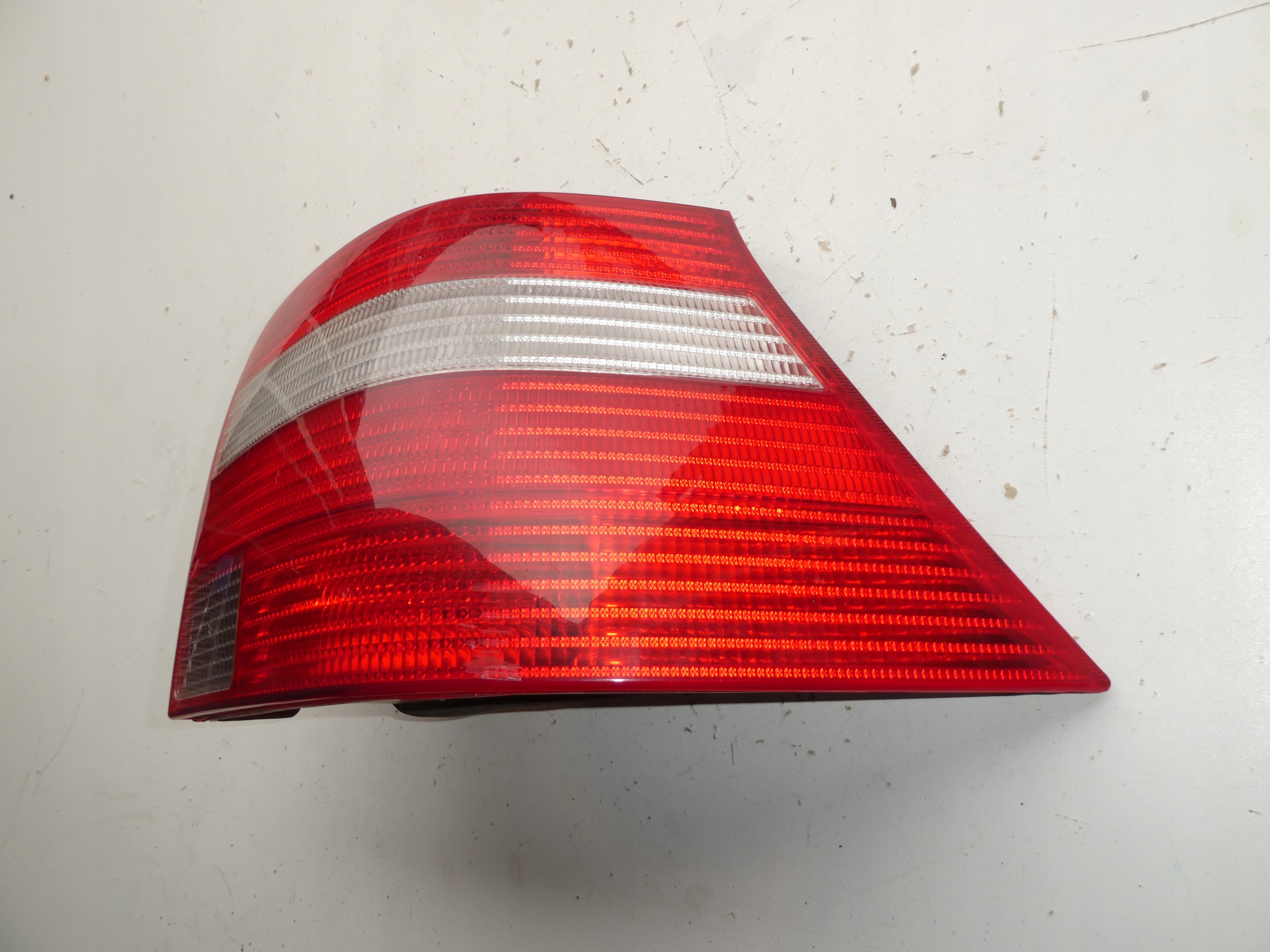 LICHT RECHTS HECK VW GOLF IV