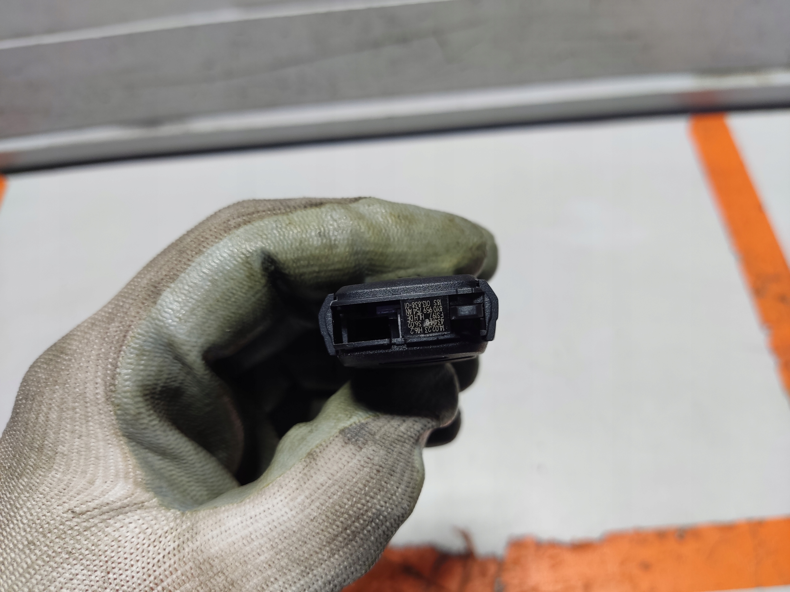 AUDI A3 8Y KLUCZYK PILOT KEYLESS Numer katalogowy części 8Y0959754AN