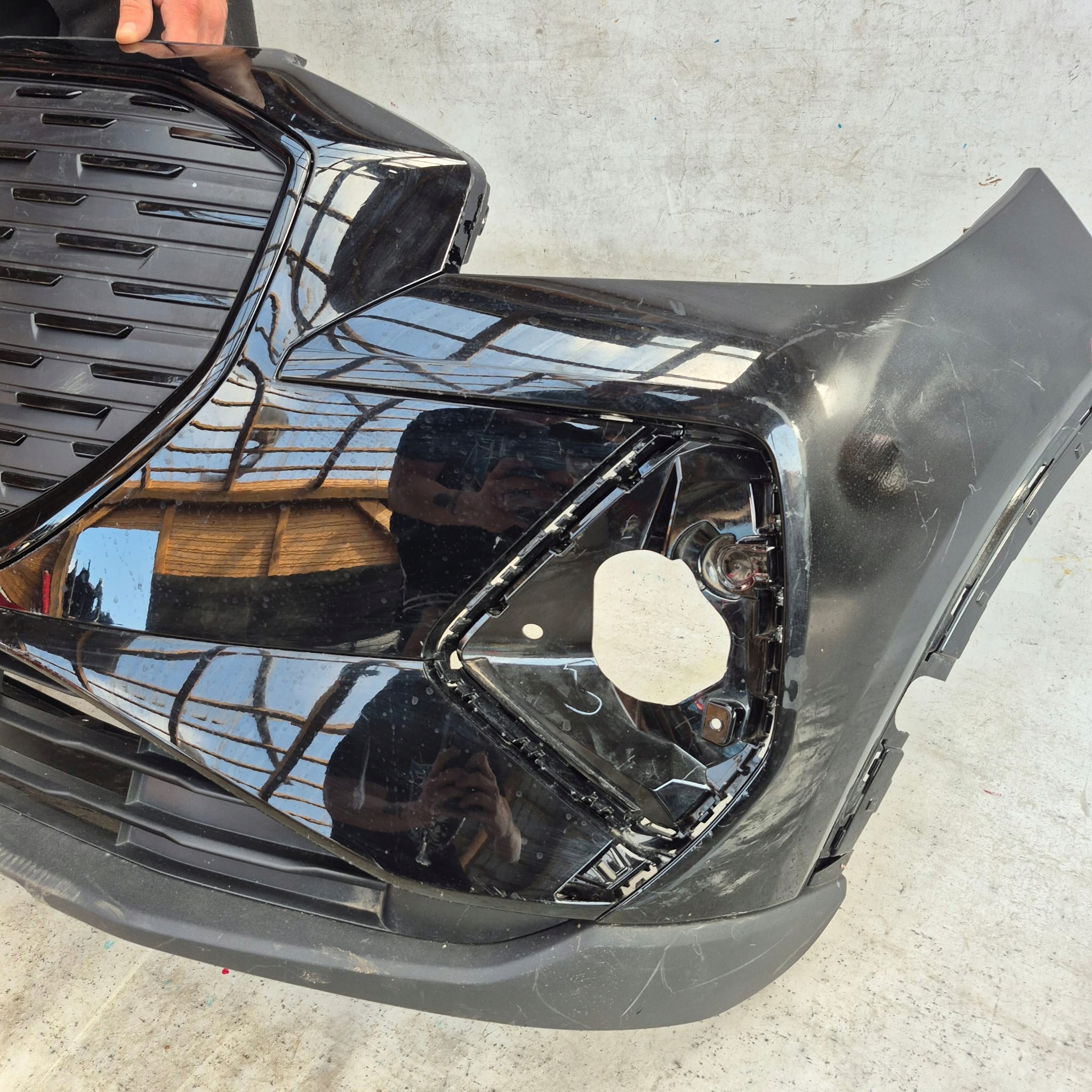AUDI Q4 E-TRON 89A 21-> bumper front front PDC