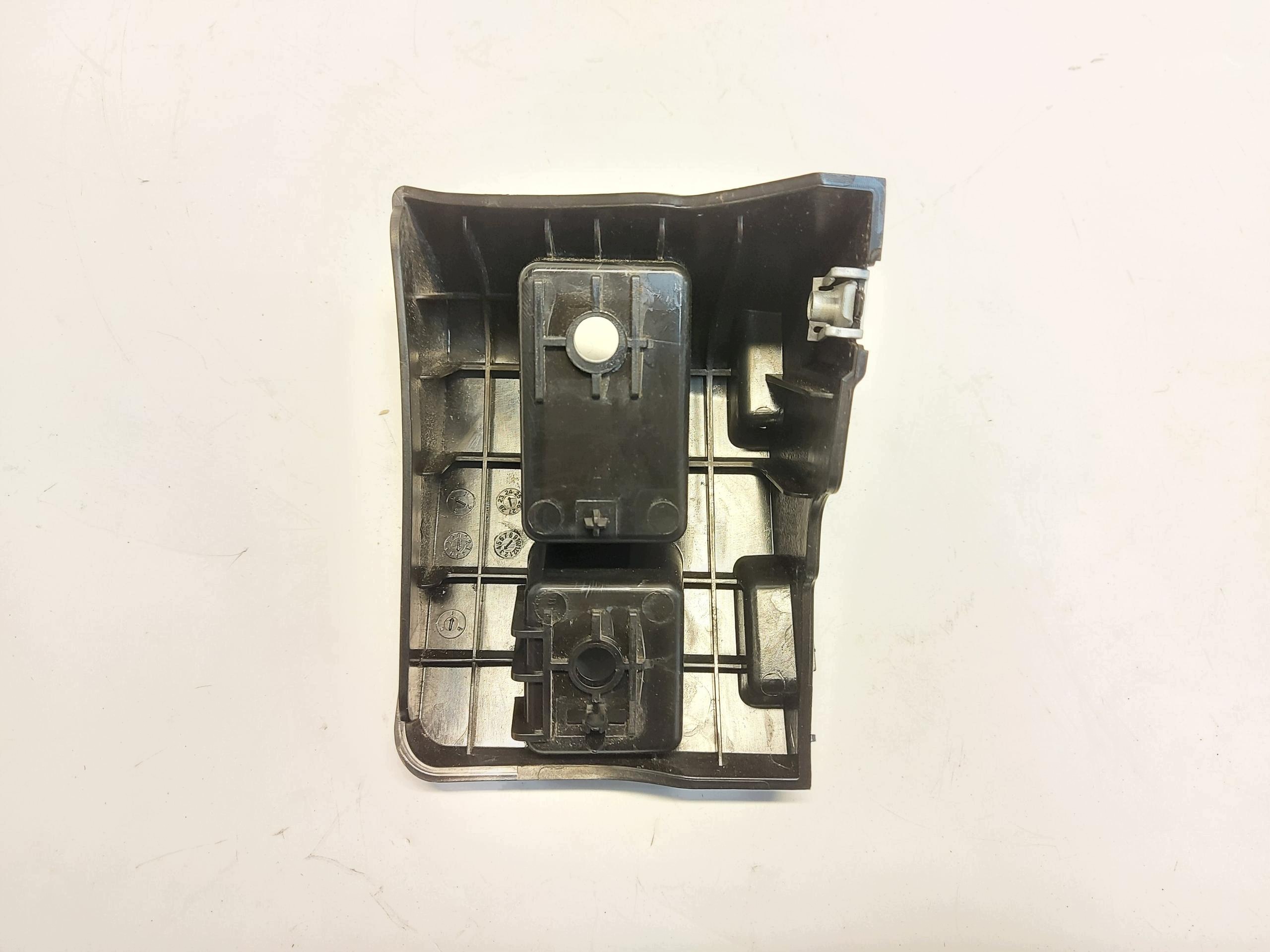 TESLA MODEL Y 2024r, bumper bracket left rear part 1494038-00-E