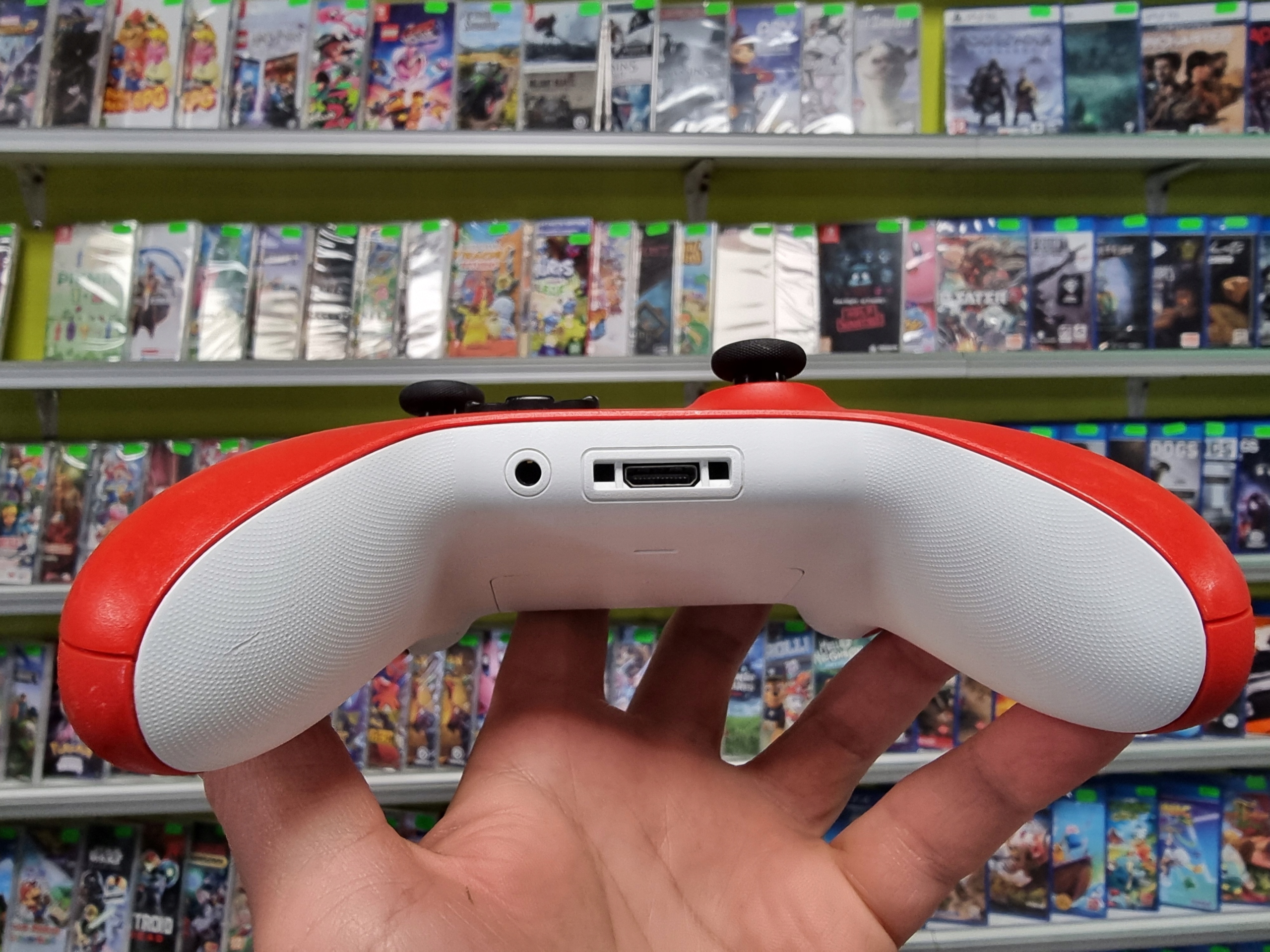 111. PAD KONTROLER XBOX ONE SERIES S X PC PULSE RED CZERWONY Złącza microUSB mini jack 3.5 (audio)