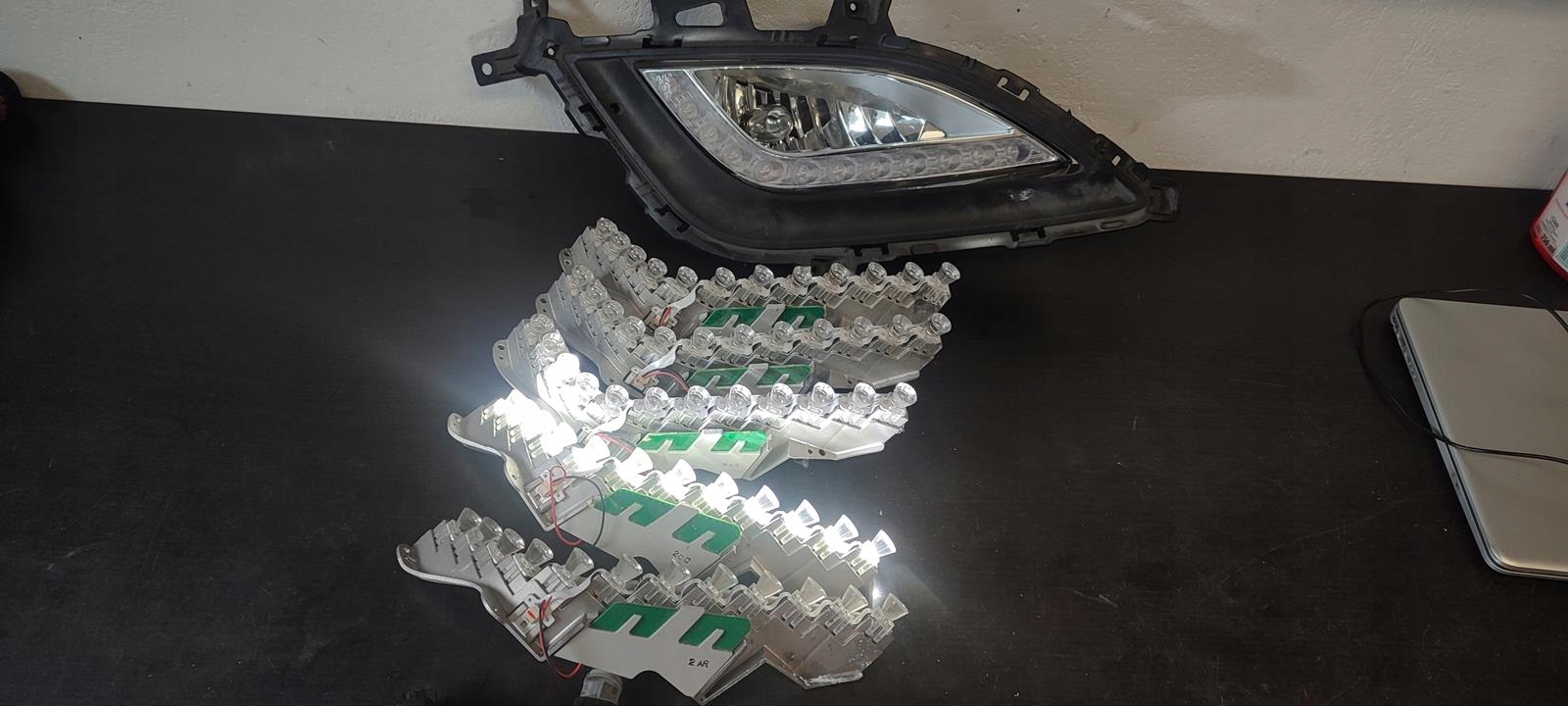 92202-A61-R - HYUNDAI I30 II 12-LED для галогену праворуч