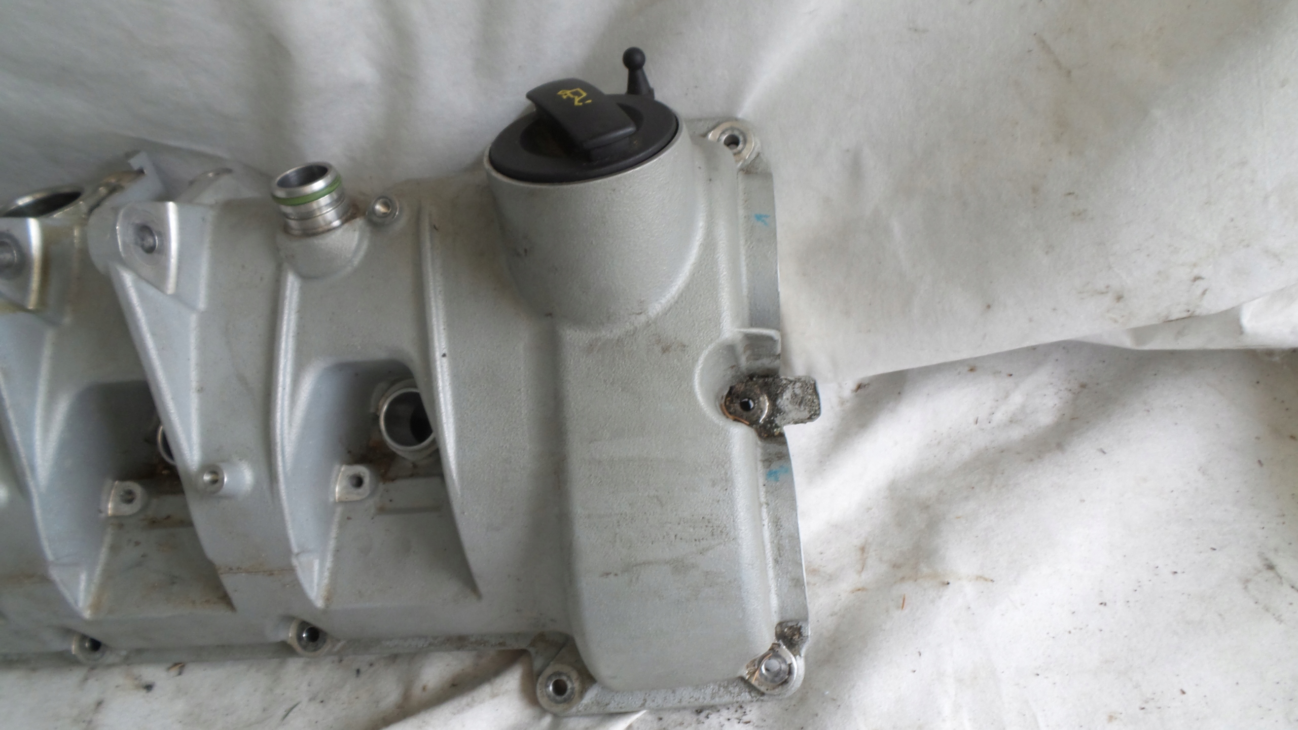 POKRYWA ZAWORÓW PORSCHE PANAMERA 94610523560 LIFT Typ samochodu 4x4/SUV Samochody osobowe