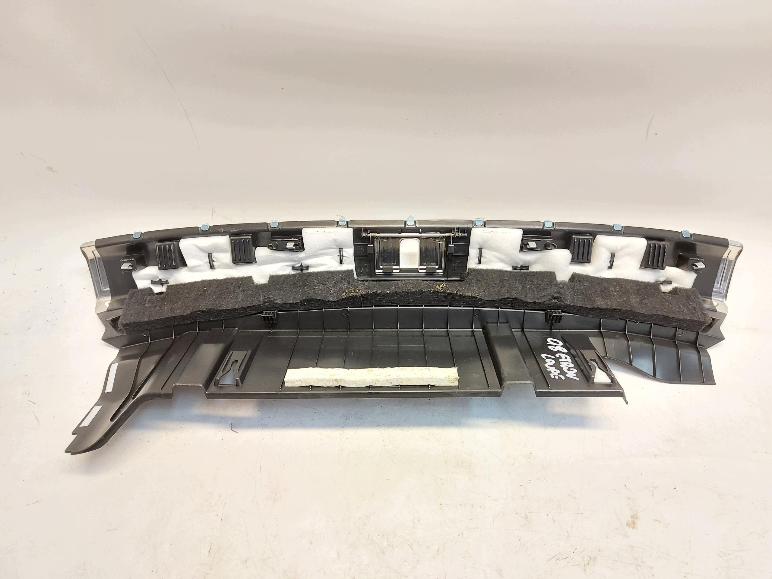Audi Q8 E-TRON SportBack plastyk cover supports for rear panel rantu boot