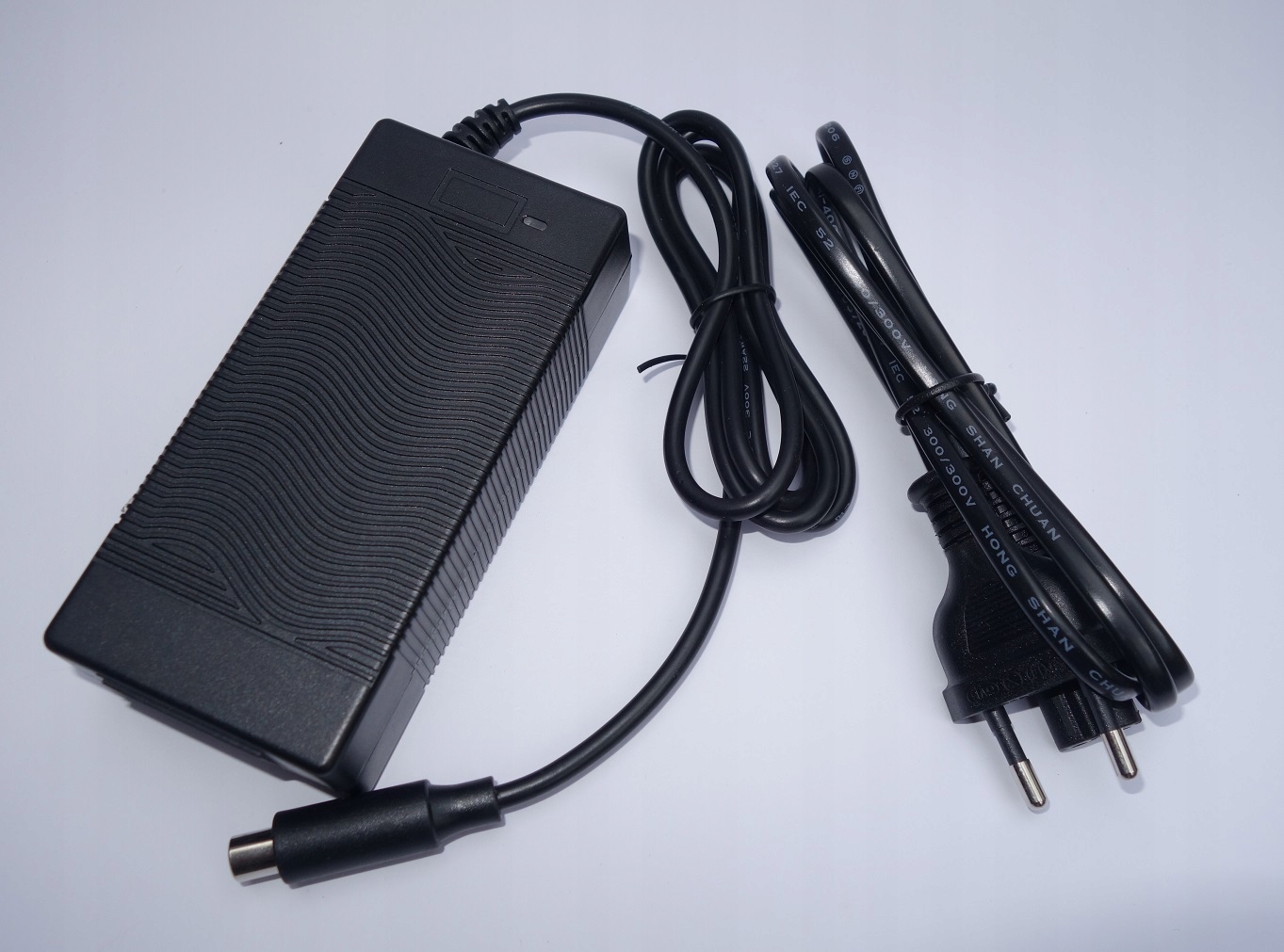 Ładowarka 42V 2A do Ninebot ES1/ES2/ES3/ES4 Kolor czarny