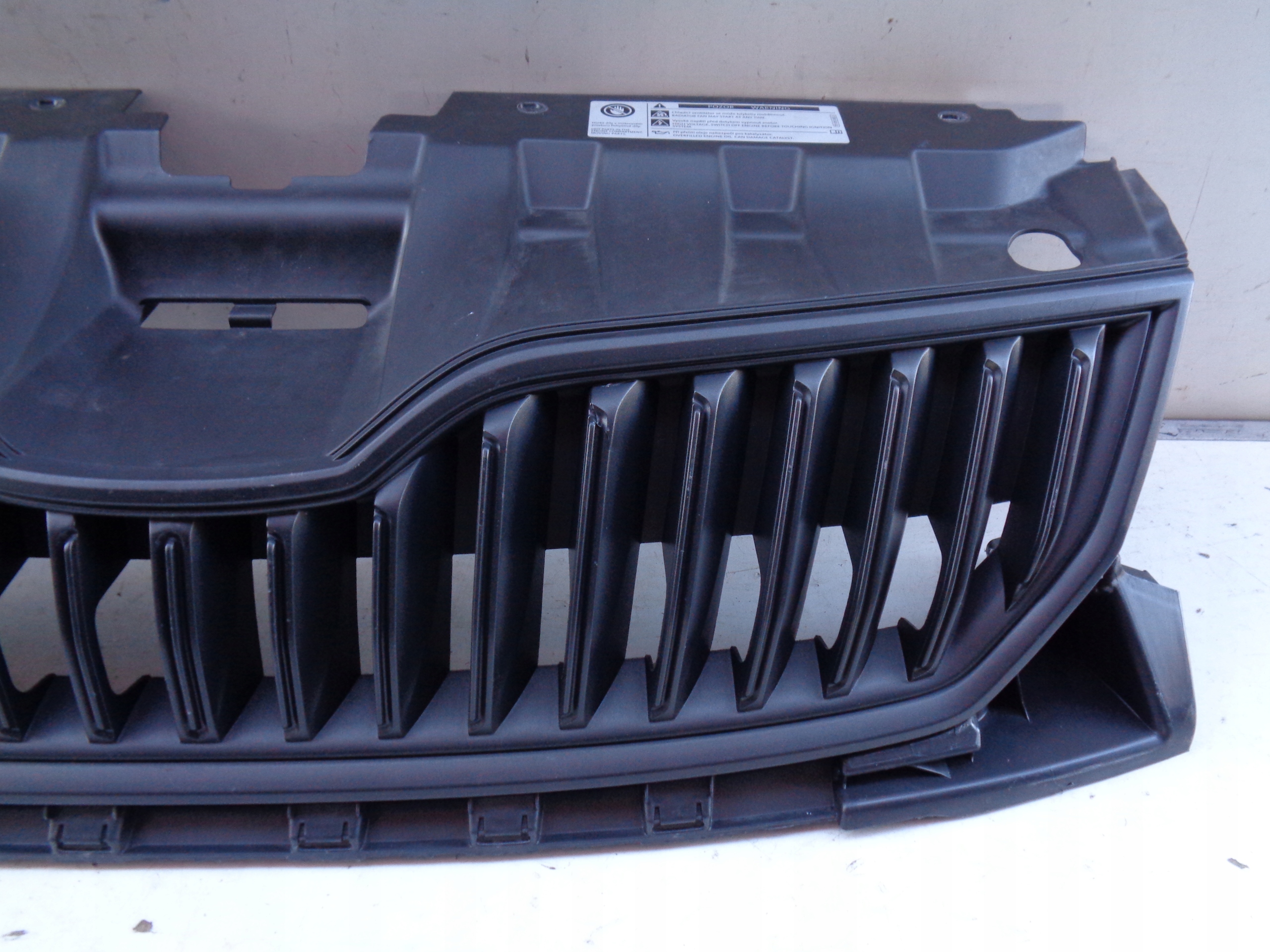 GRILLE SKODA FABIA III 3 6V 6V0 14