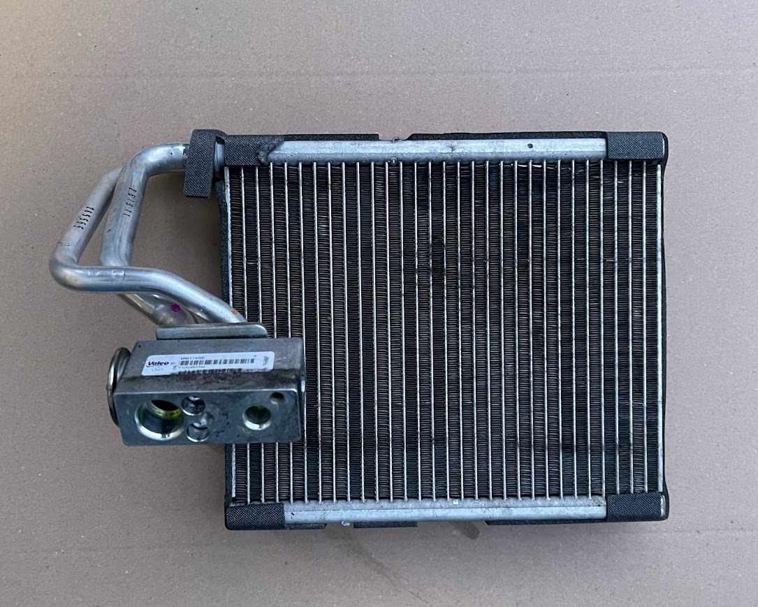 PAROWNIK RENAULT MEGANE III CABRIO OE 272700011R