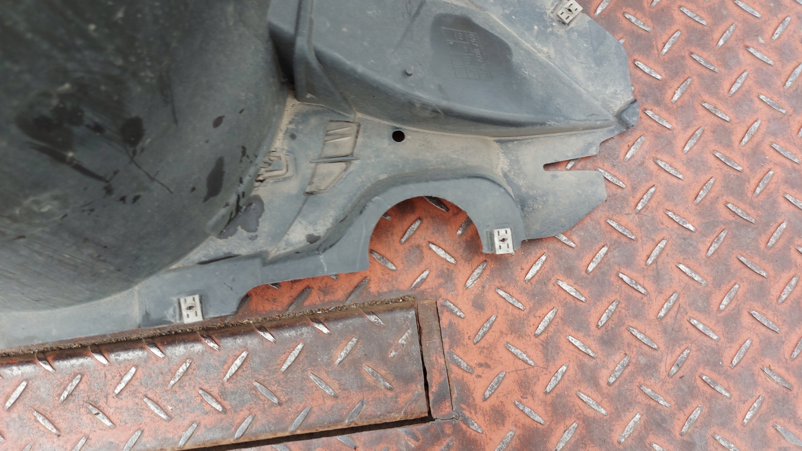 mudguard left left front front SKODA KAMIQ SCALA 19