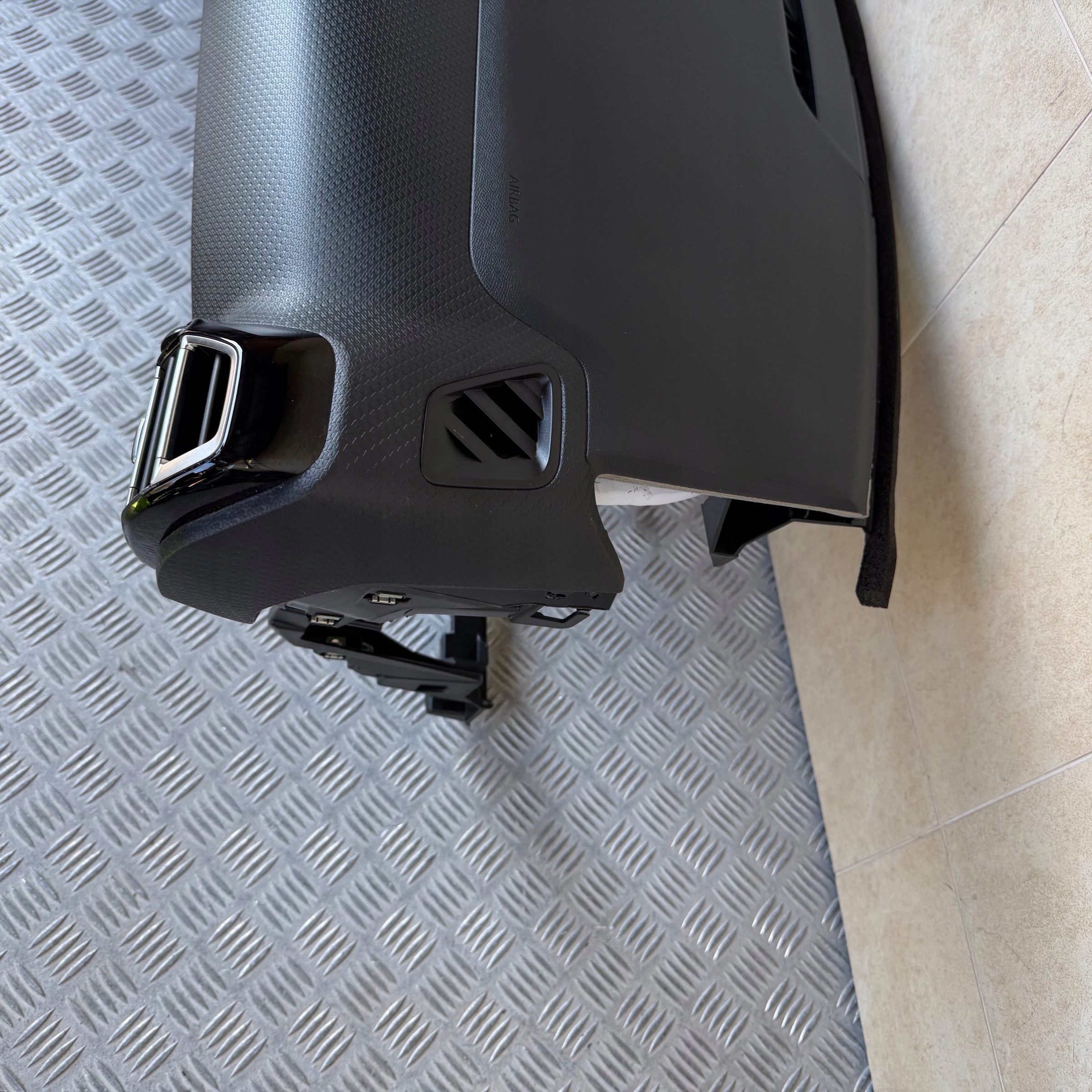 dashboard complete airbag console tension belts cockpit CITROEN C4 III 2024 ROK