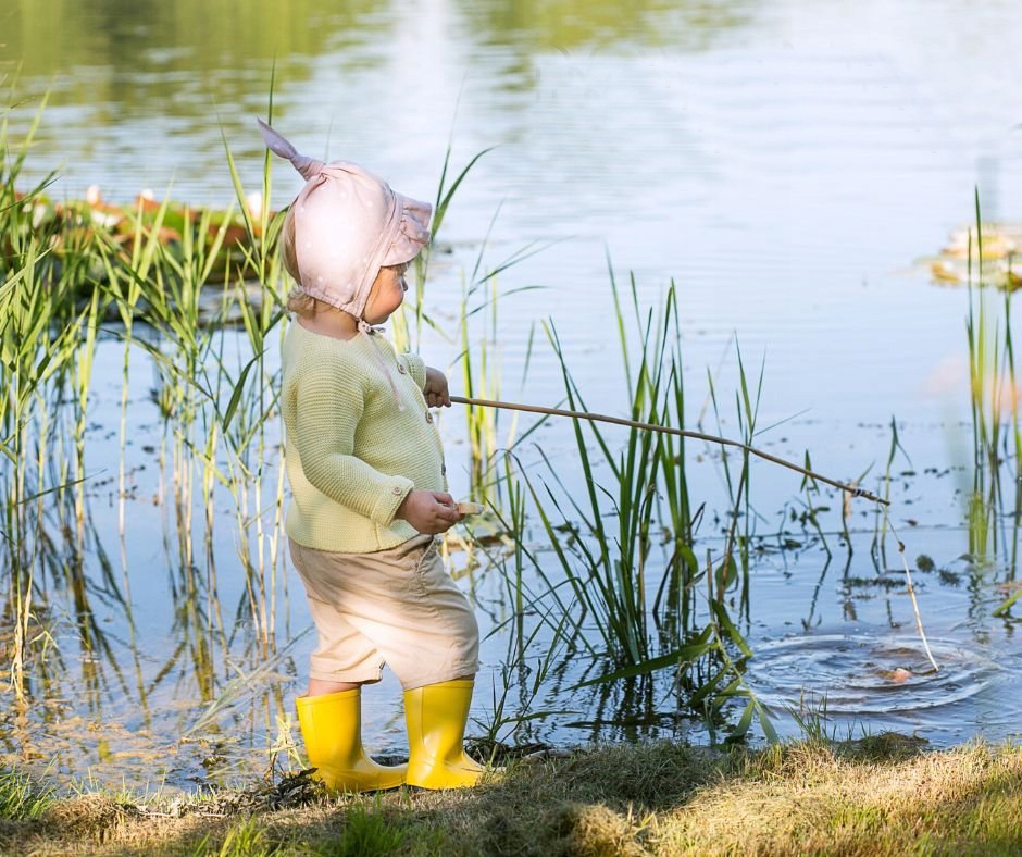 Kalosze Dziecięce na Deszcz Dla Dziecka Gumiaki Gumowce Różne Kolory Modne Bohater / Bajka brak