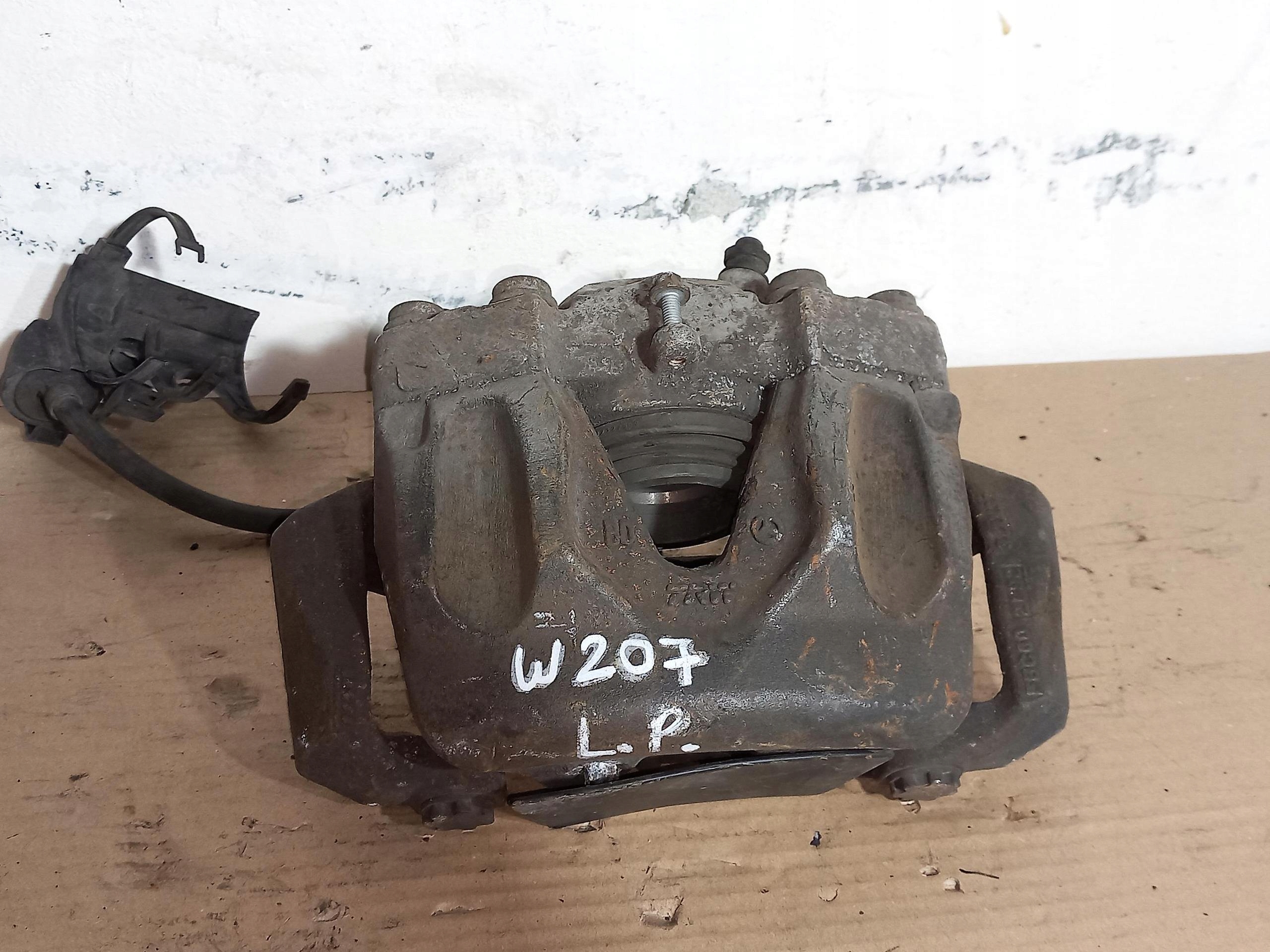 caliper brake left front MERCEDES E-KLASA W212 09-16