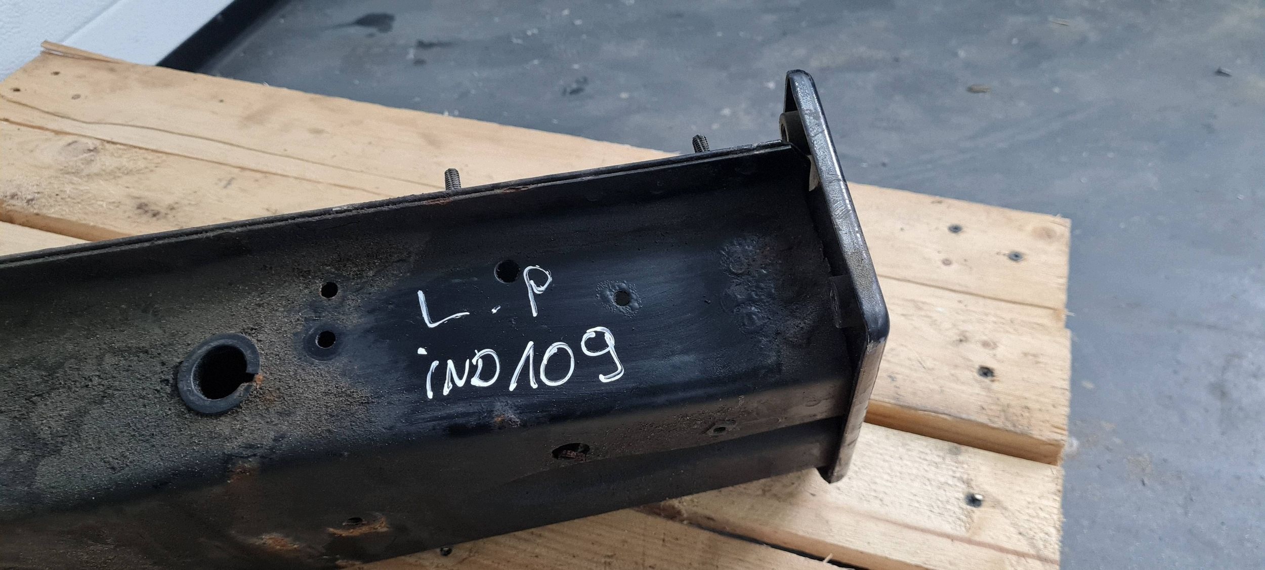 Q5 8R SQ5 LIFT čtvrtka levá levý předek přední LY9B