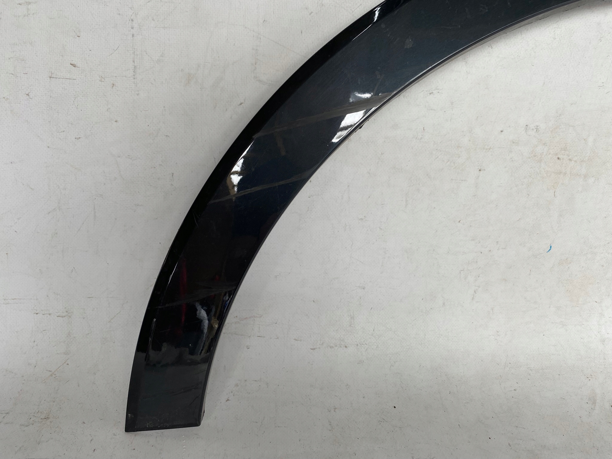 AUDI Q3 II 83A 18- modanatura parafango Destra posteriore 83A853818A