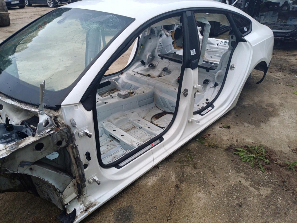 AUDI A5 8T SPORTBACK ĆWIARTKA PRÓG SŁUPEK LEWY LY9C Numer katalogowy części 01