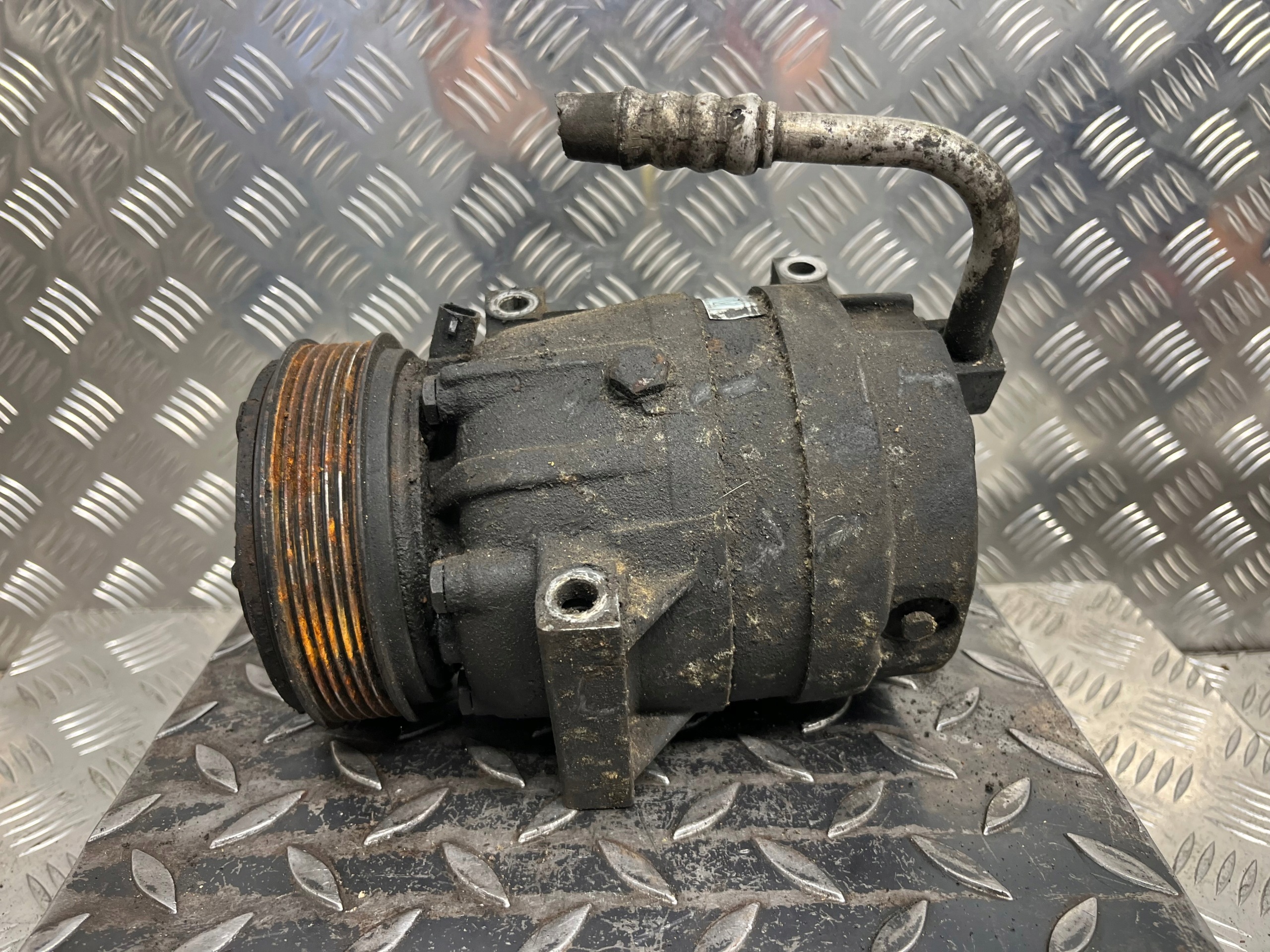 air conditioning compressor RENAULT LAGUNA 2 7700105765